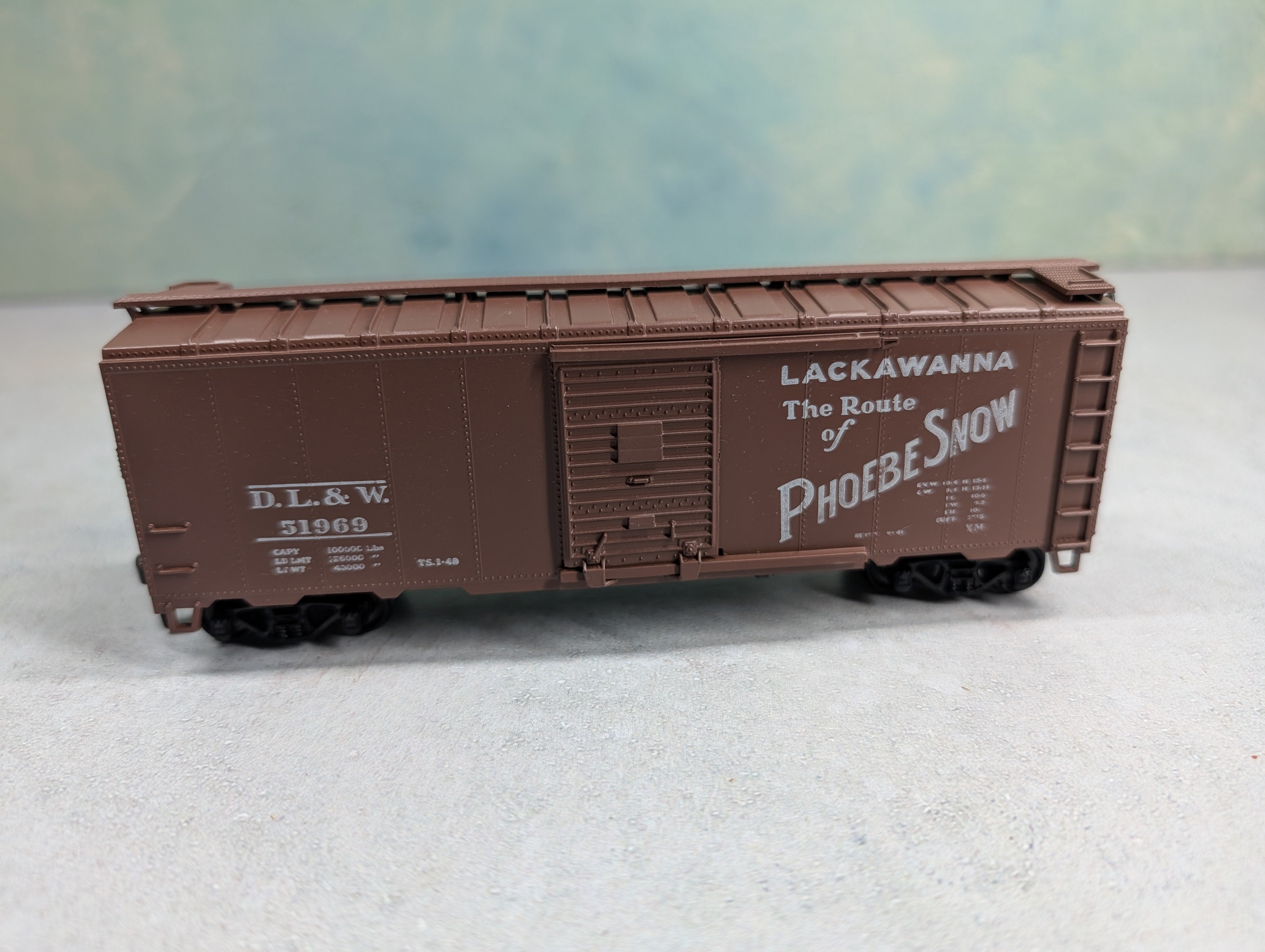 USED Athearn HO Scale 40' Box Car Lackawanna DL&W #51969