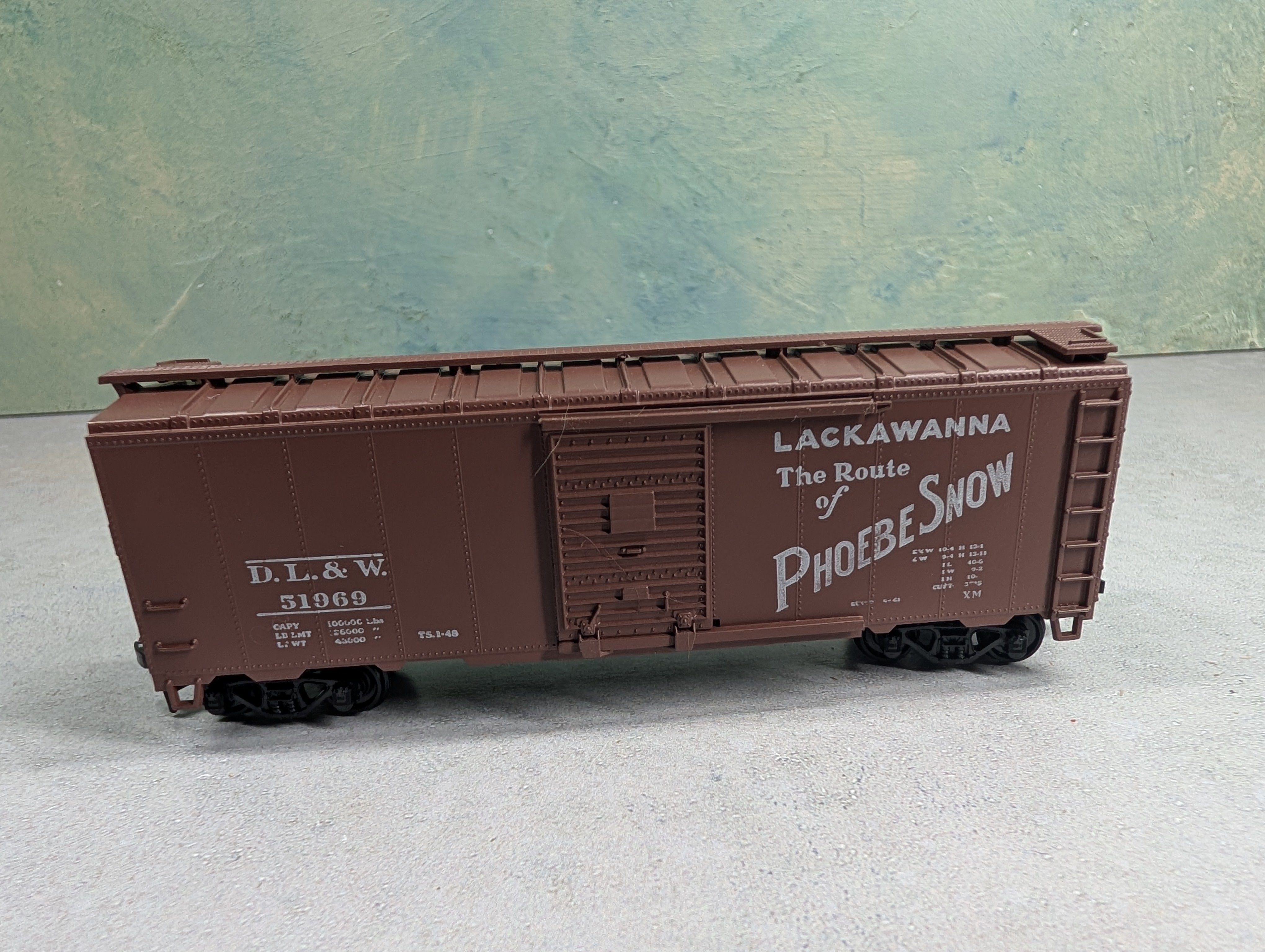 USED Athearn HO Scale 40' Box Car Lackawanna DL&W #51969
