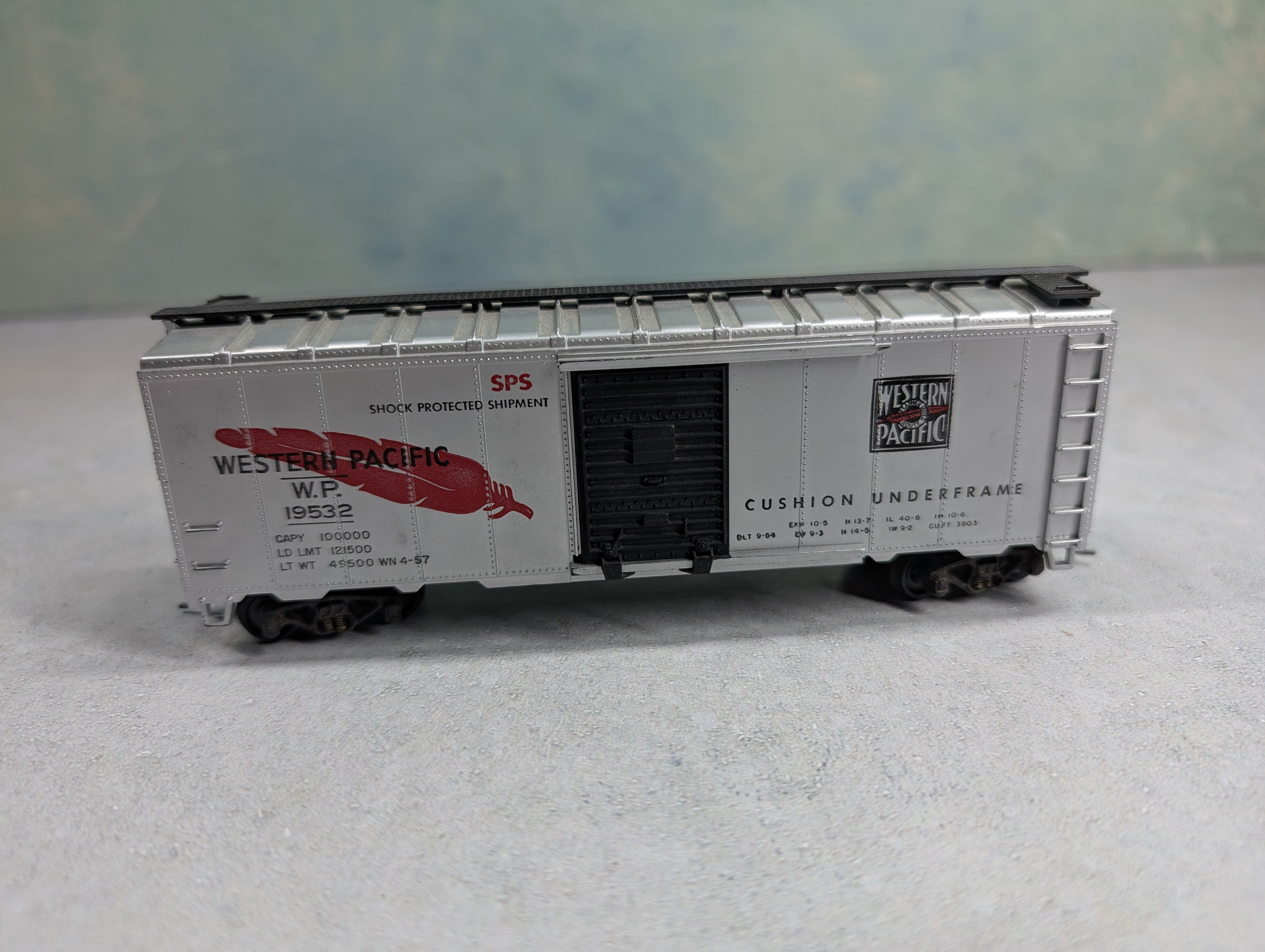 USED Athearn HO Scale 40' Box Car Western Pacific WP #19532 Knuckle Couplers