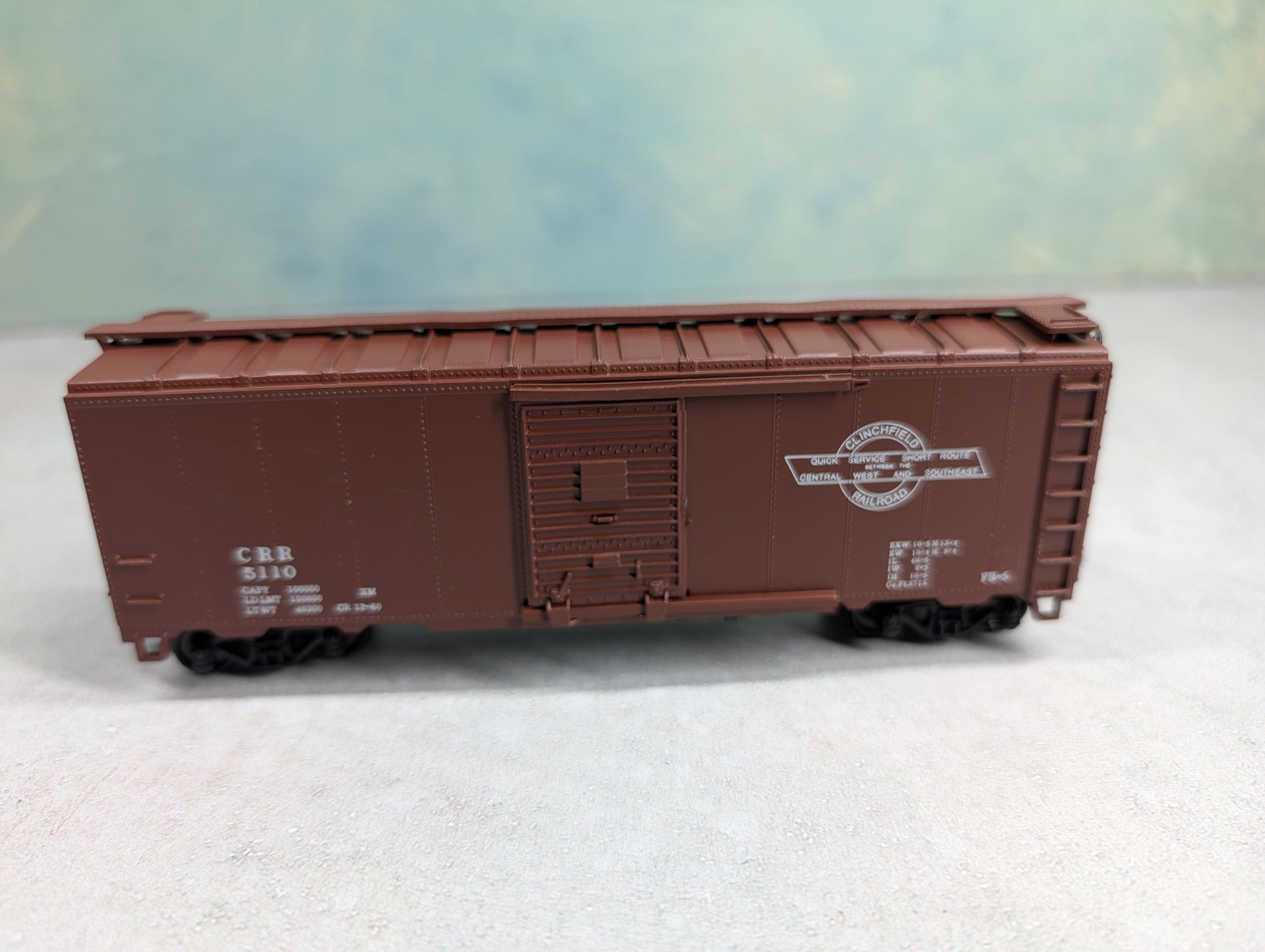 USED Athearn HO Scale 40' Box Car Clinchfield CRR #5110 Bev-Bel