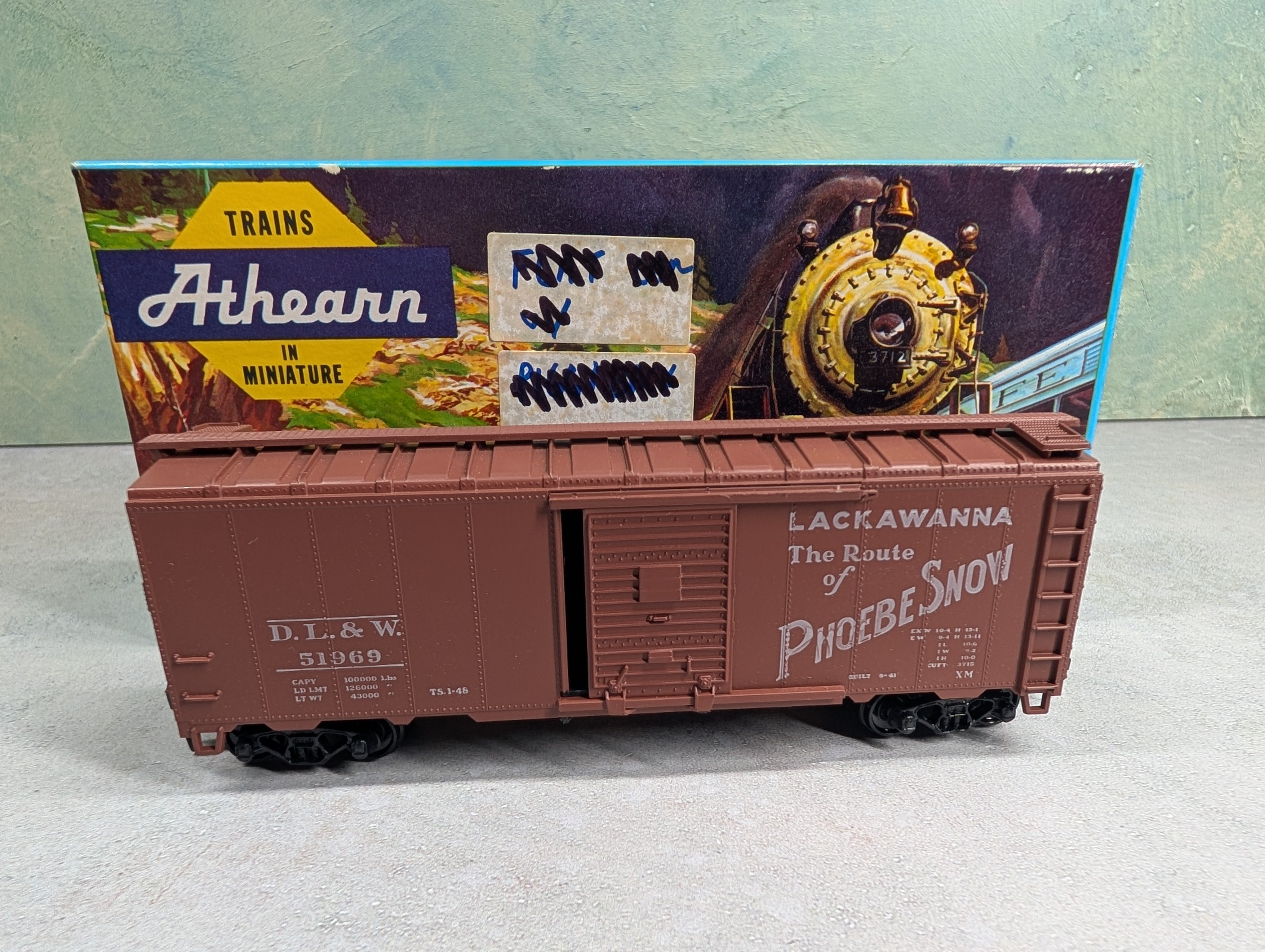 USED Athearn HO Scale 40' Box Car Lackawanna DL&W #51969