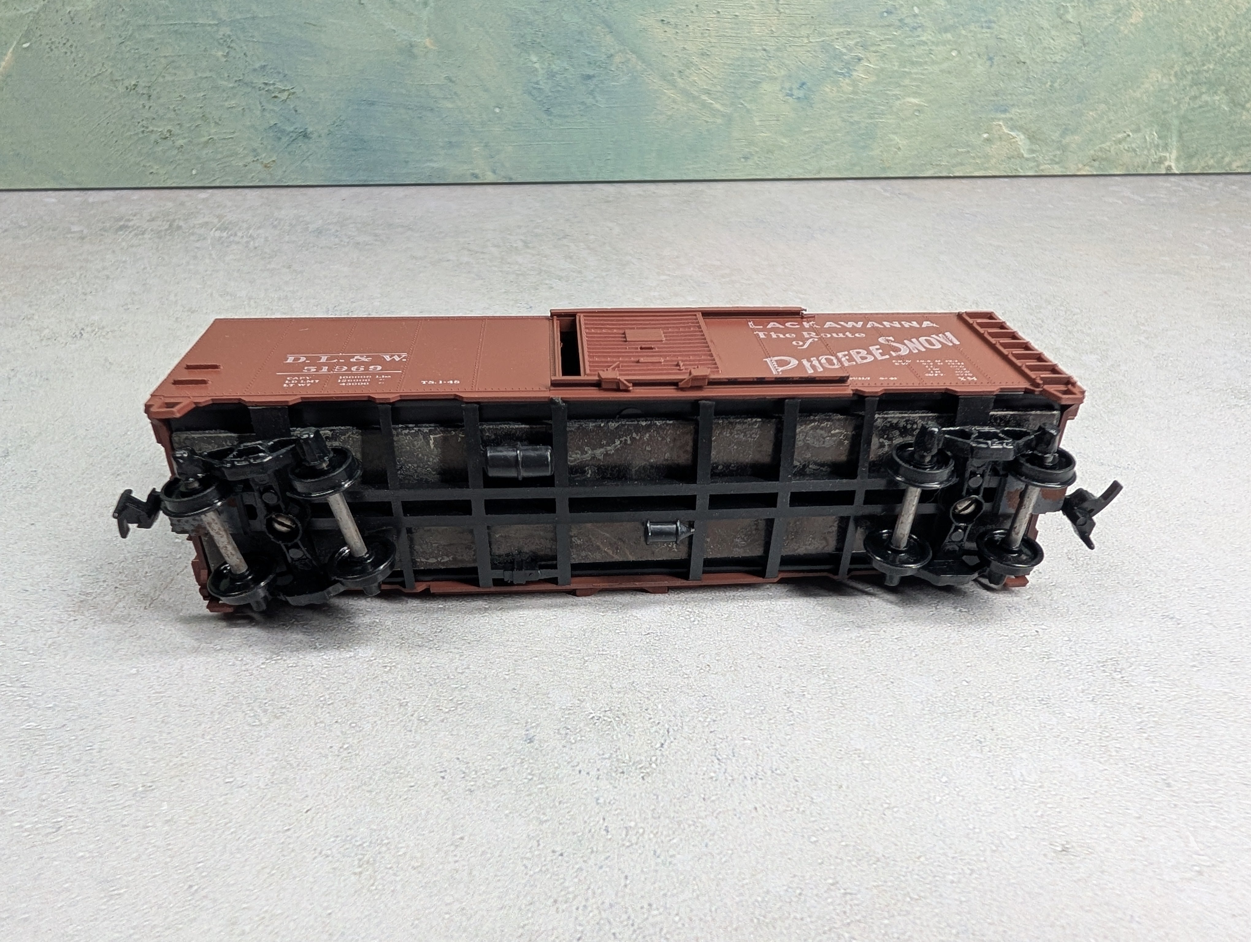 USED Athearn HO Scale 40' Box Car Lackawanna DL&W #51969
