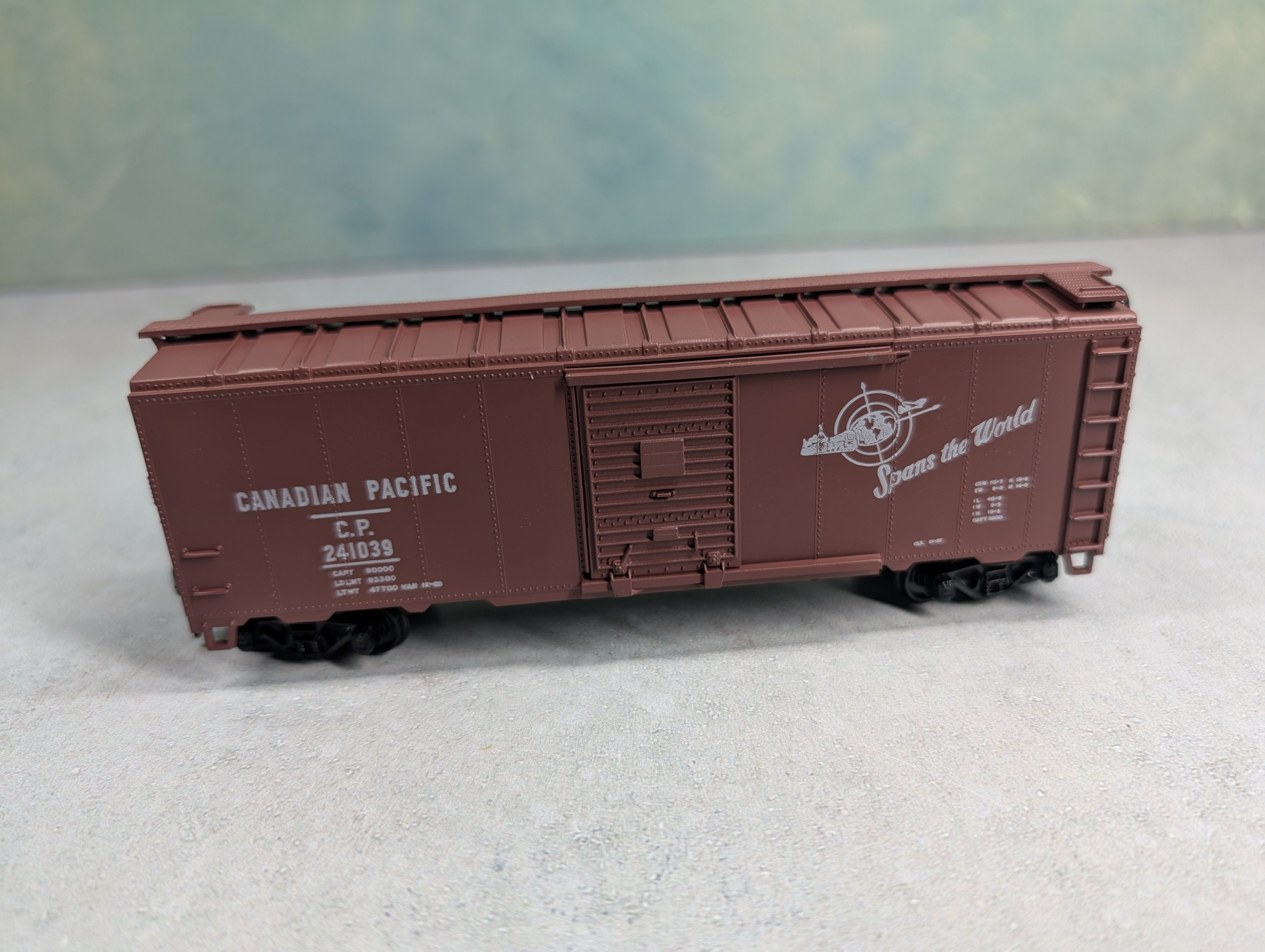 USED Athearn HO Scale 40' Box Car Canadian Pacific CP #241039