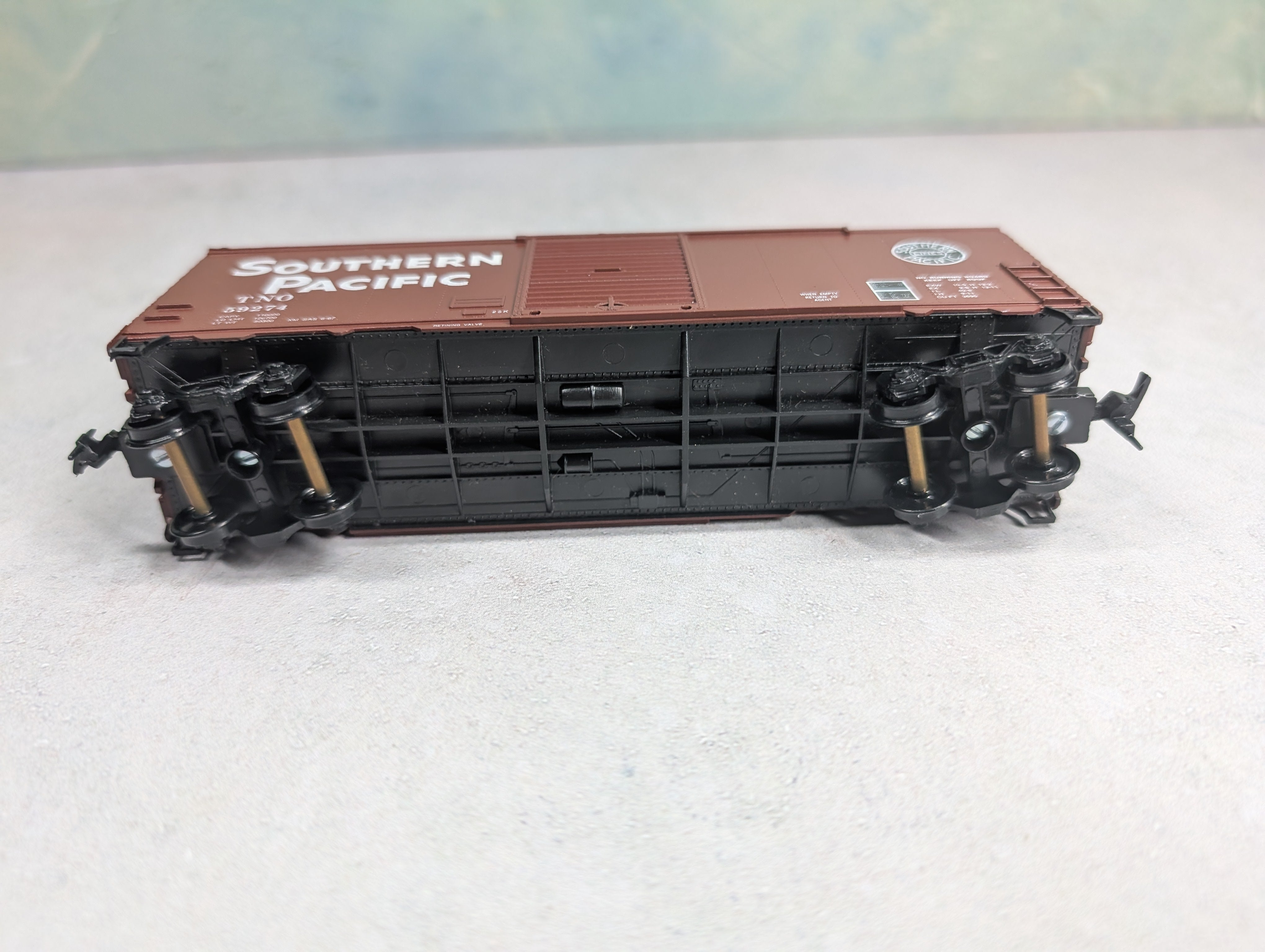 USED Roundhouse HO Scale 40' Box Car Southern Pacific TNO #59274