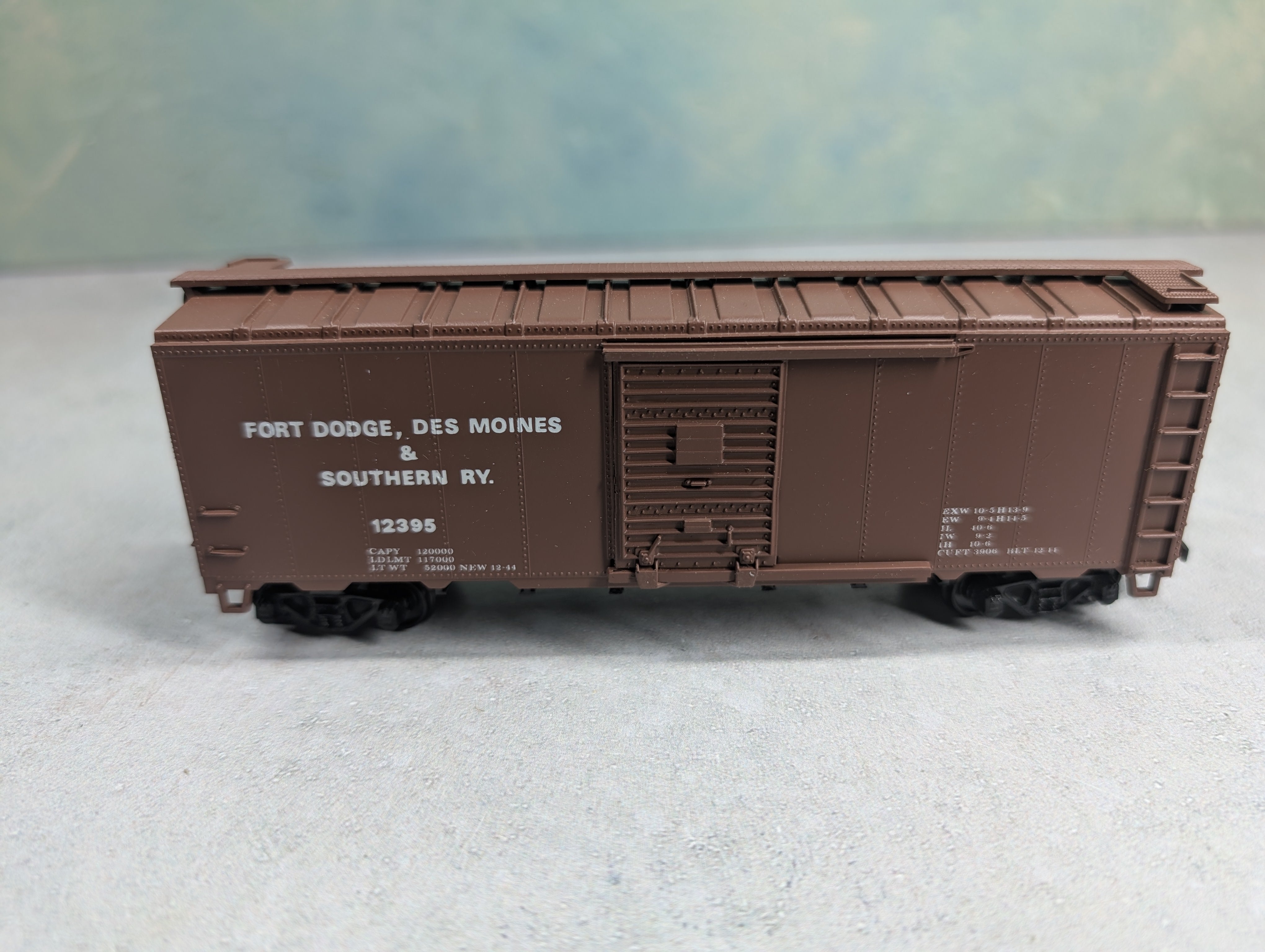 USED Athearn HO Scale 40' Box Car Fort Dodge Des Moines & Southern #12395 Bev-Bel