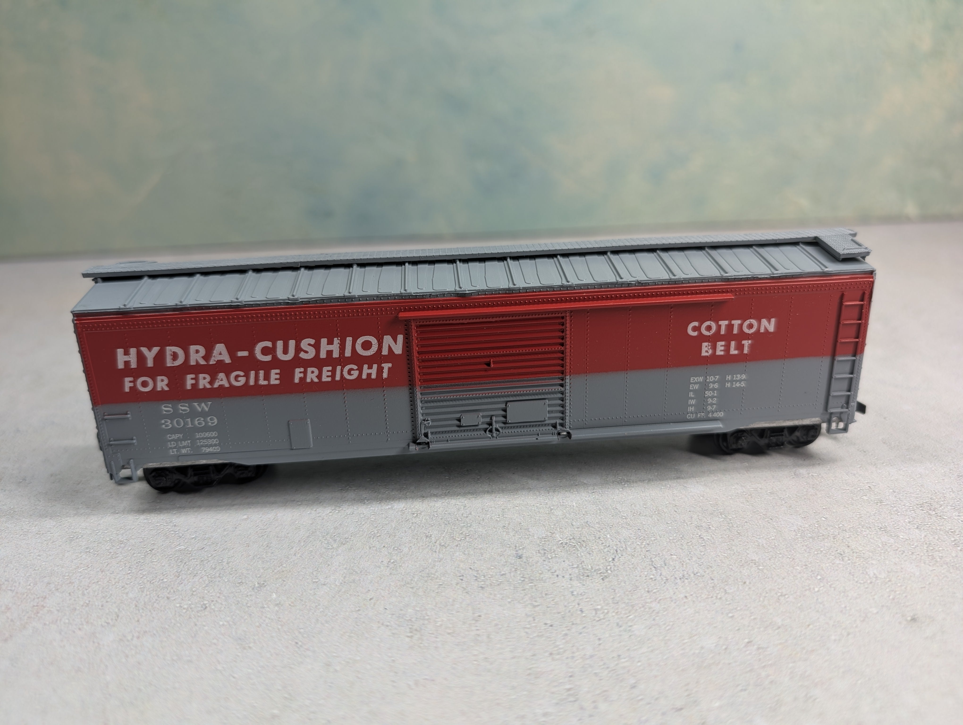 USED Roundhouse HO Scale 50' SD Box Car Cotton Belt SSW #30169