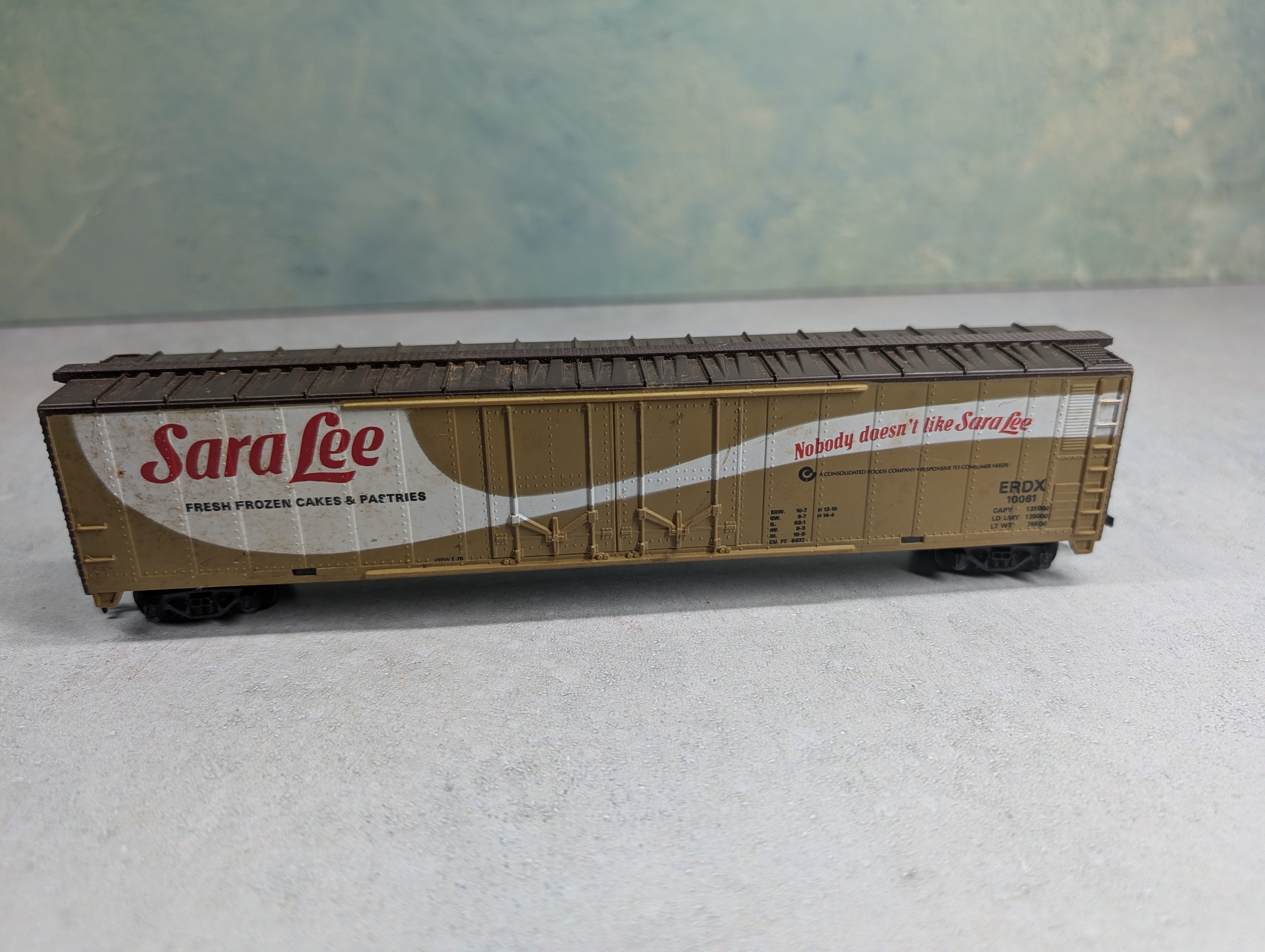 USED Tyco HO Scale 60' Box Car Sara Lee ERDX #10061