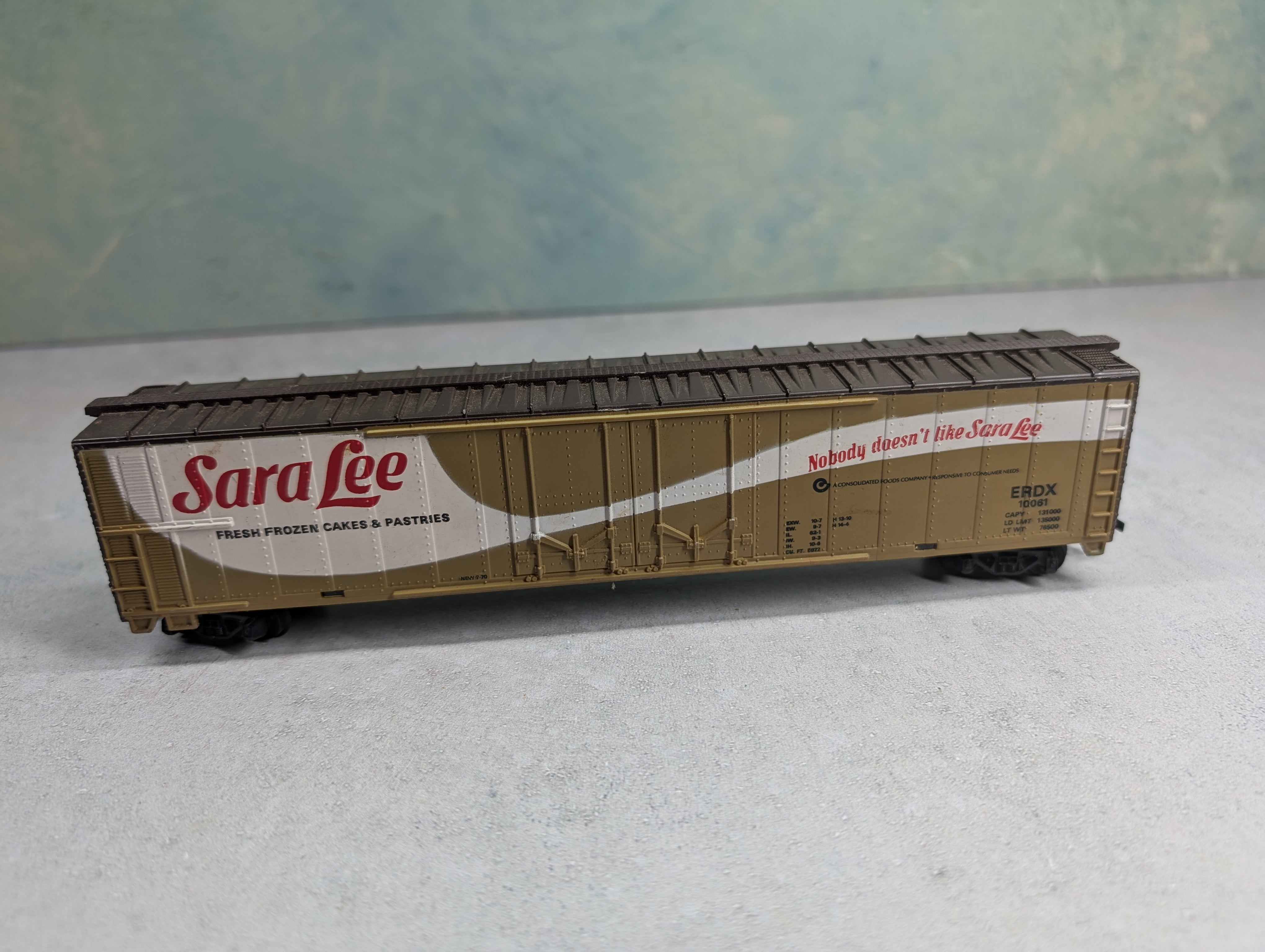 USED Tyco HO Scale 60' Box Car Sara Lee ERDX #10061