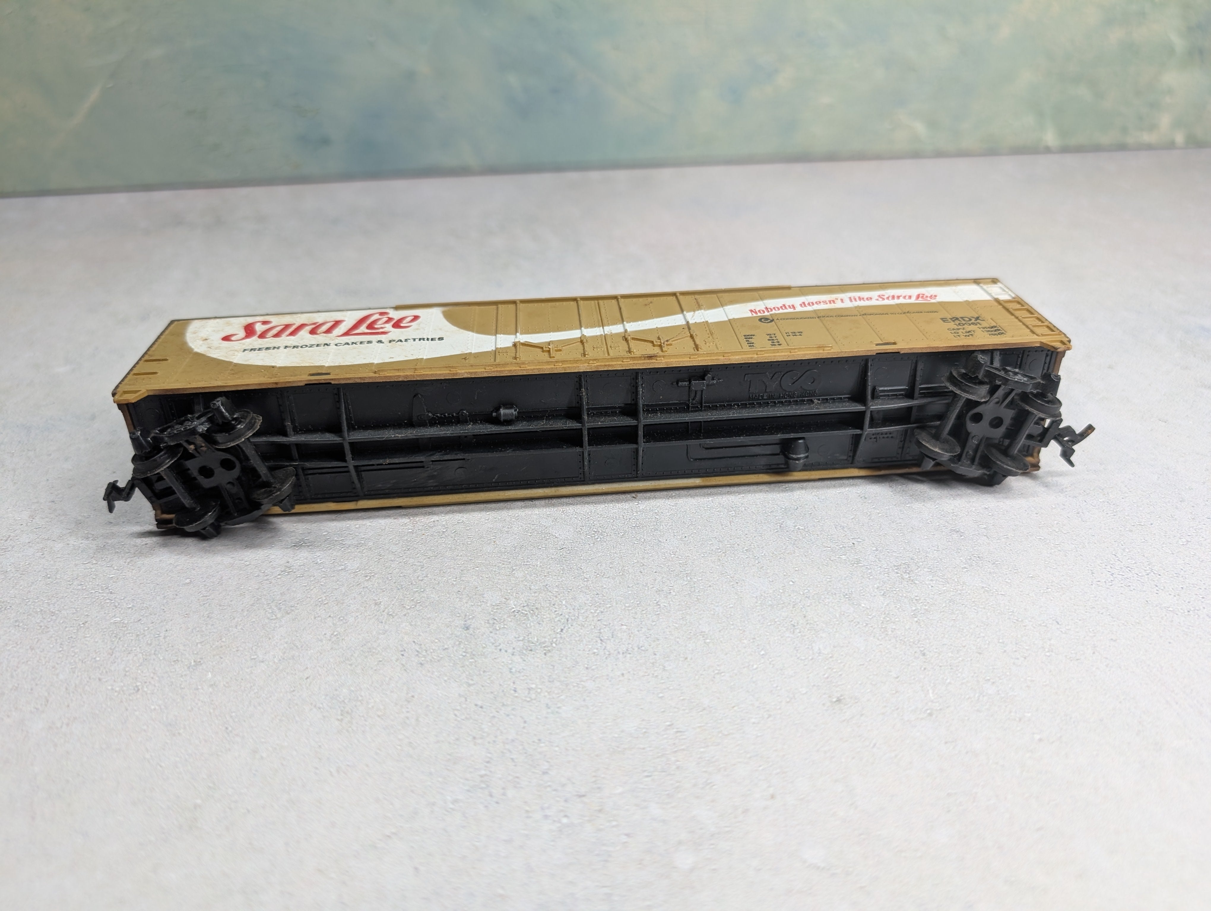 USED Tyco HO Scale 60' Box Car Sara Lee ERDX #10061