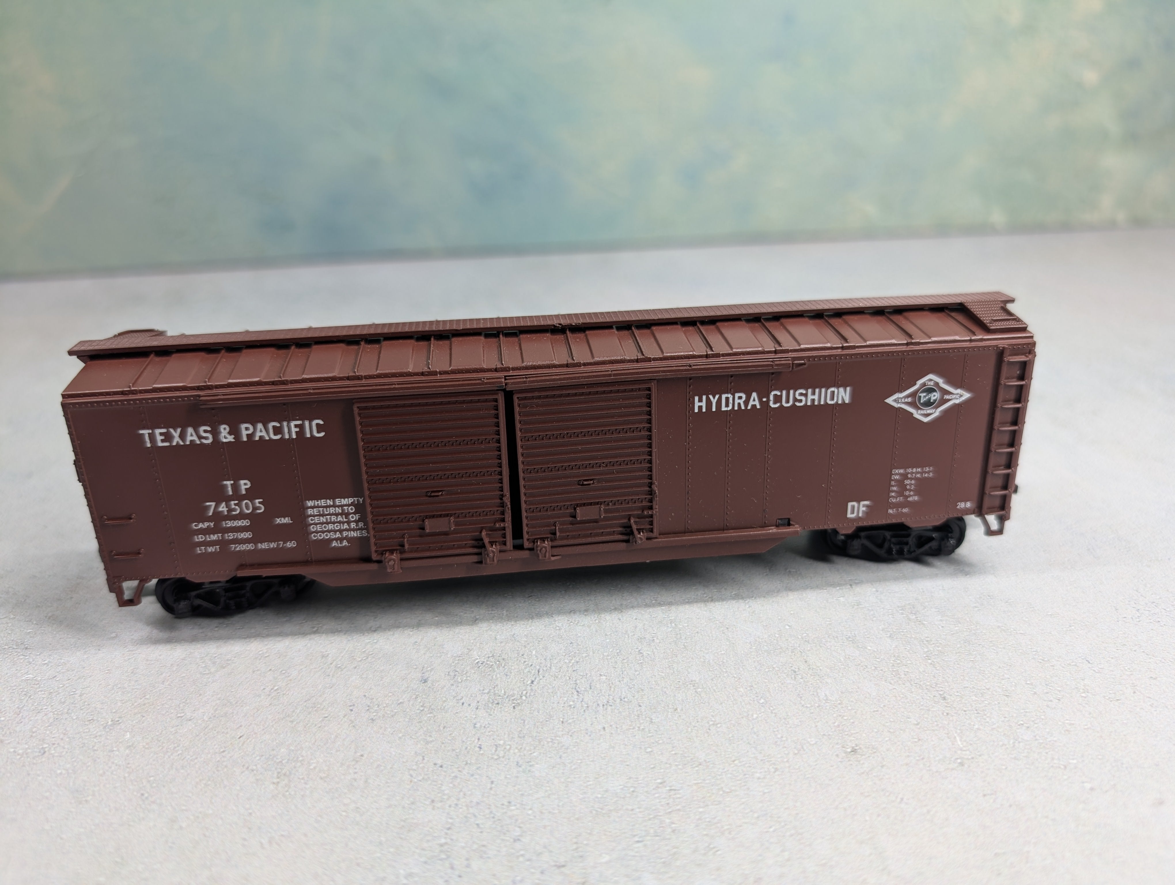 USED Athearn HO Scale 50' DD Box Car Texas and Pacific TP #74505 Rail Runner
