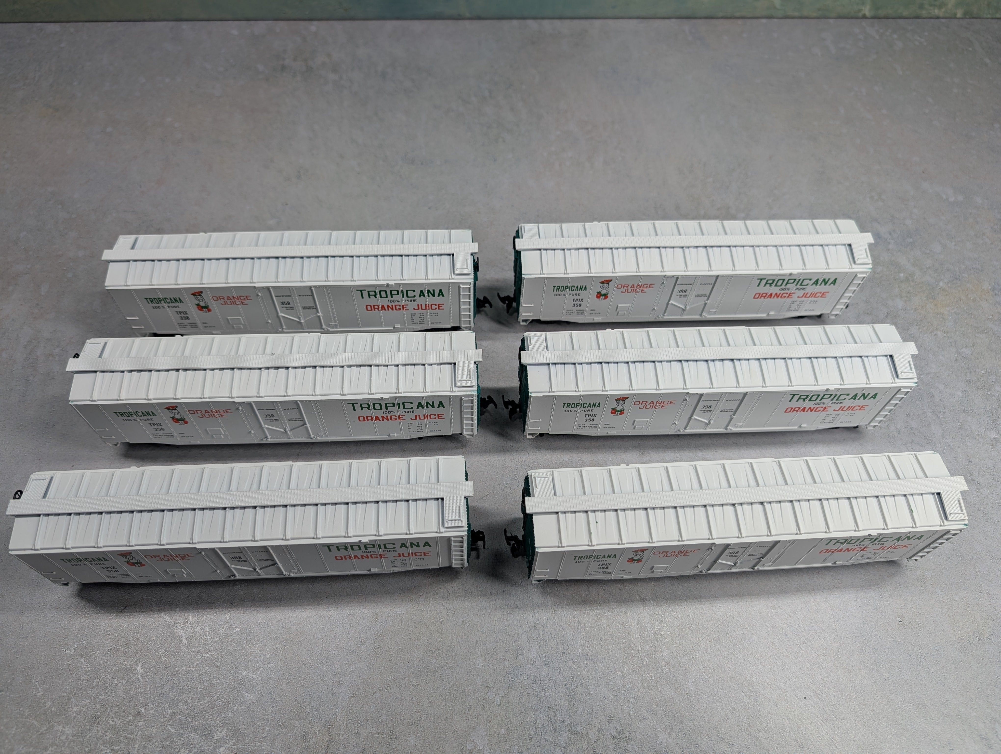 USED Athearn HO Scale 50' PD Box Car Tropicana TPIX #358 Bev-Bel (6 pcs)