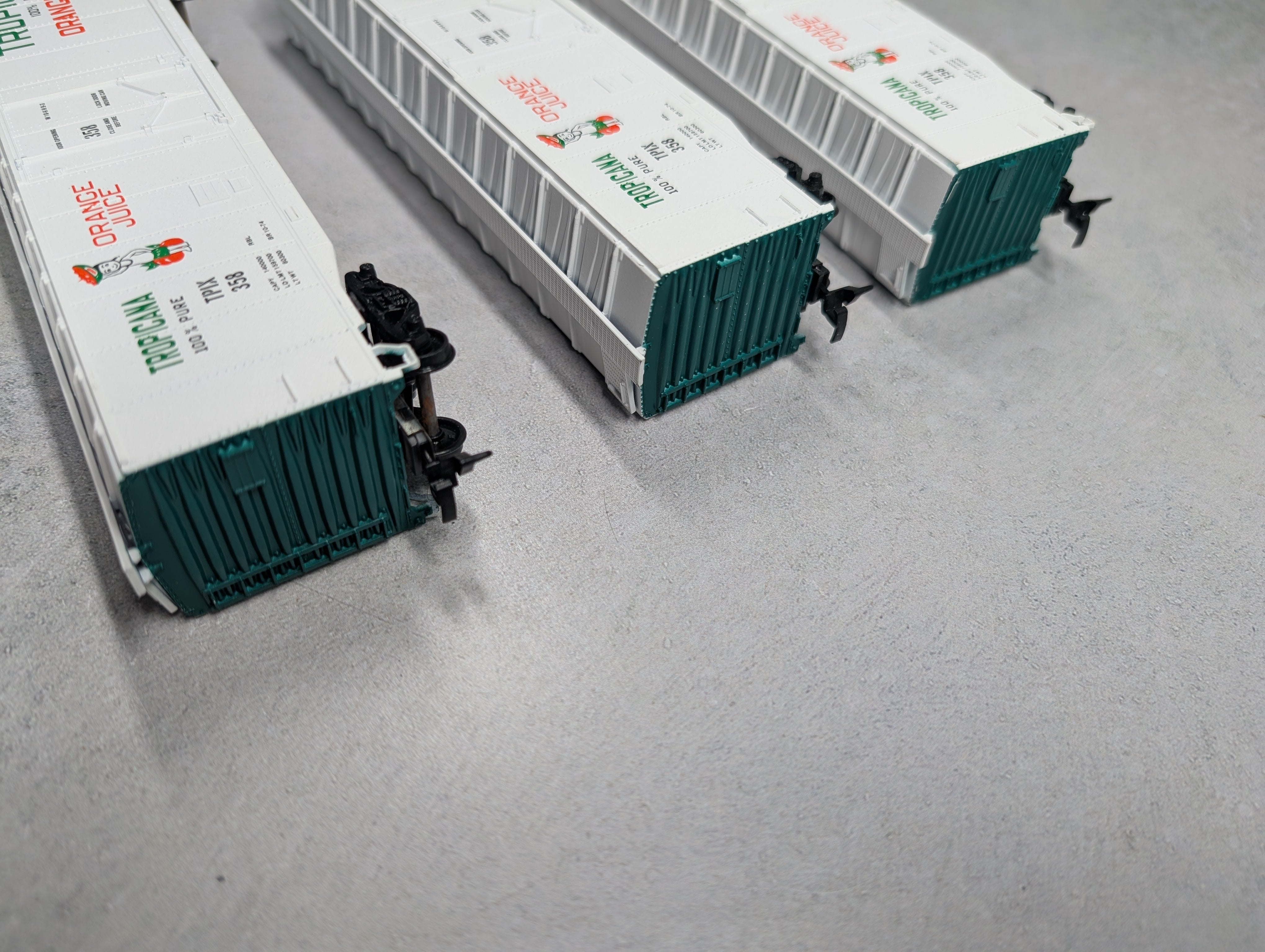 USED Athearn HO Scale 50' PD Box Car Tropicana TPIX #358 Bev-Bel (6 pcs)