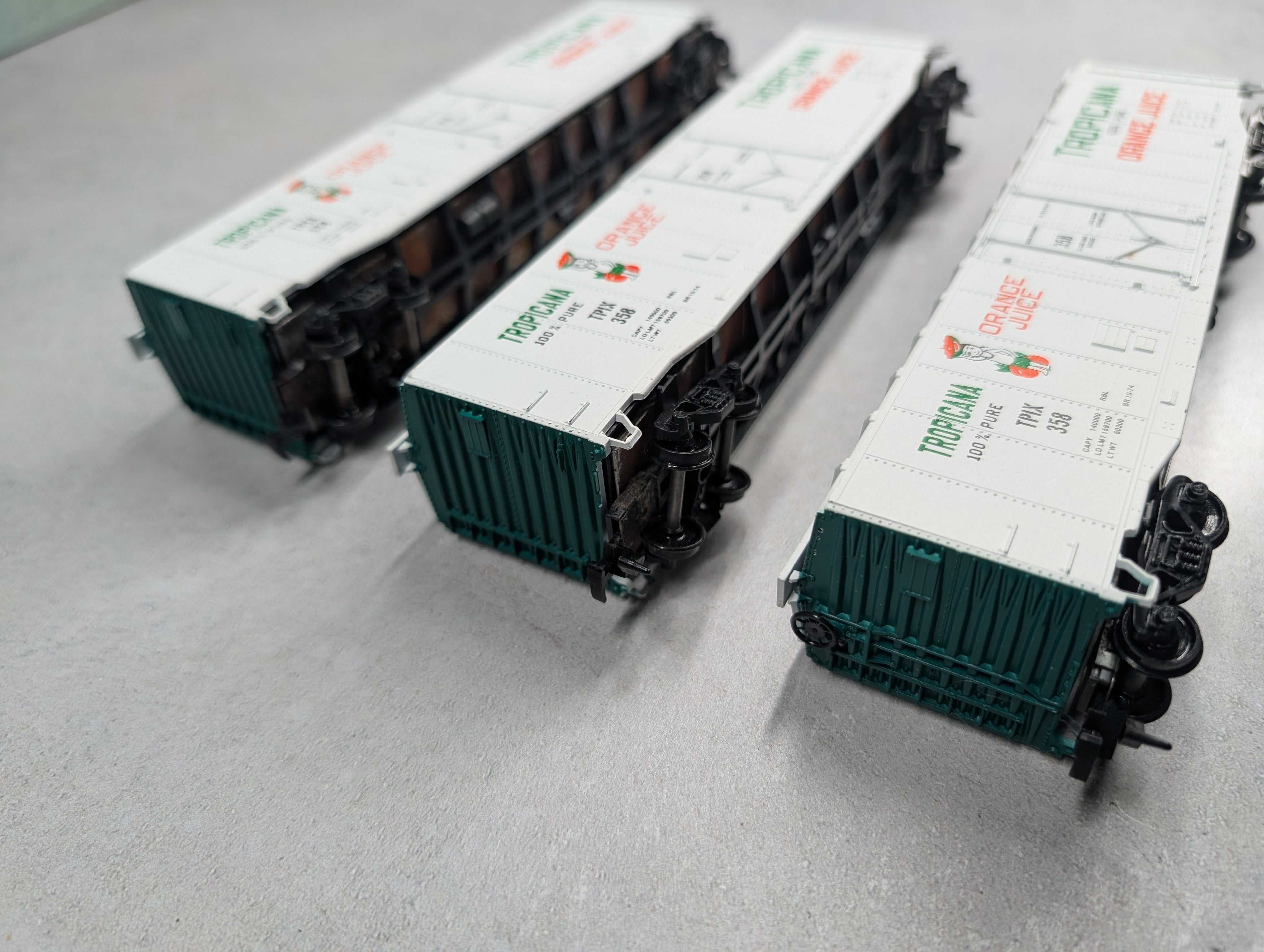 USED Athearn HO Scale 50' PD Box Car Tropicana TPIX #358 Bev-Bel (6 pcs)