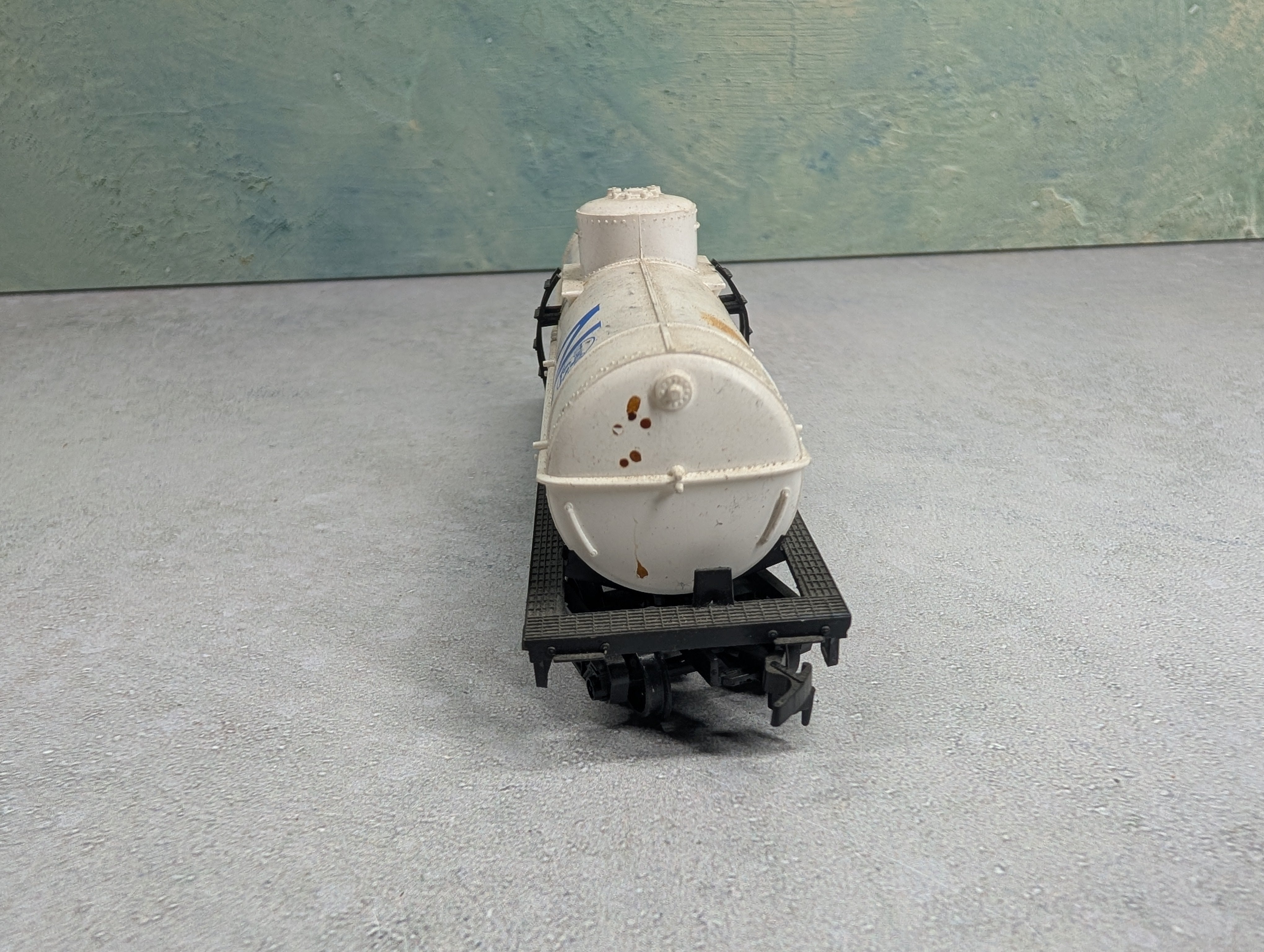USED HO Scale Single Dome Tank Car Titanium Pigment Division ACFX #90840