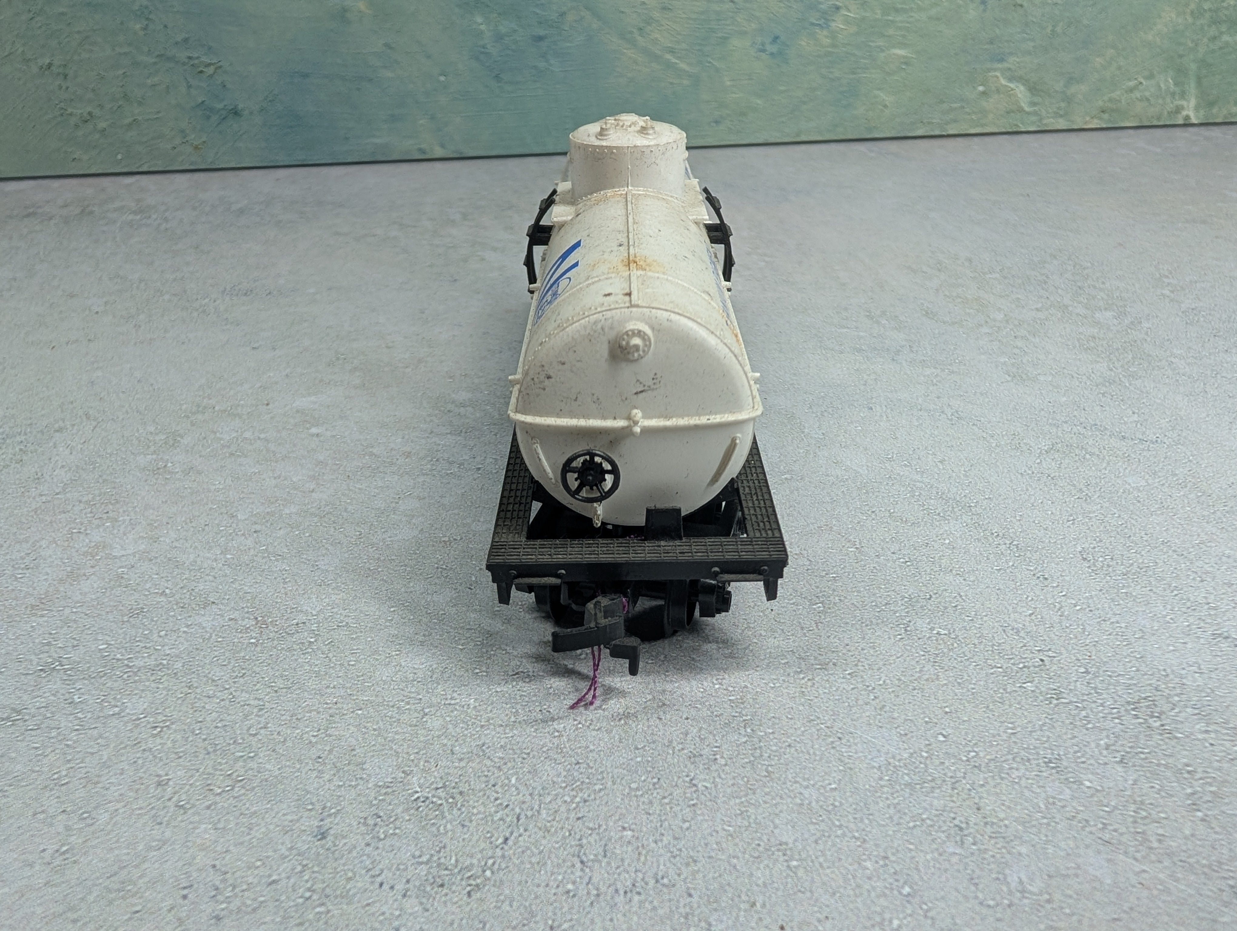 USED HO Scale Single Dome Tank Car Titanium Pigment Division ACFX #90840