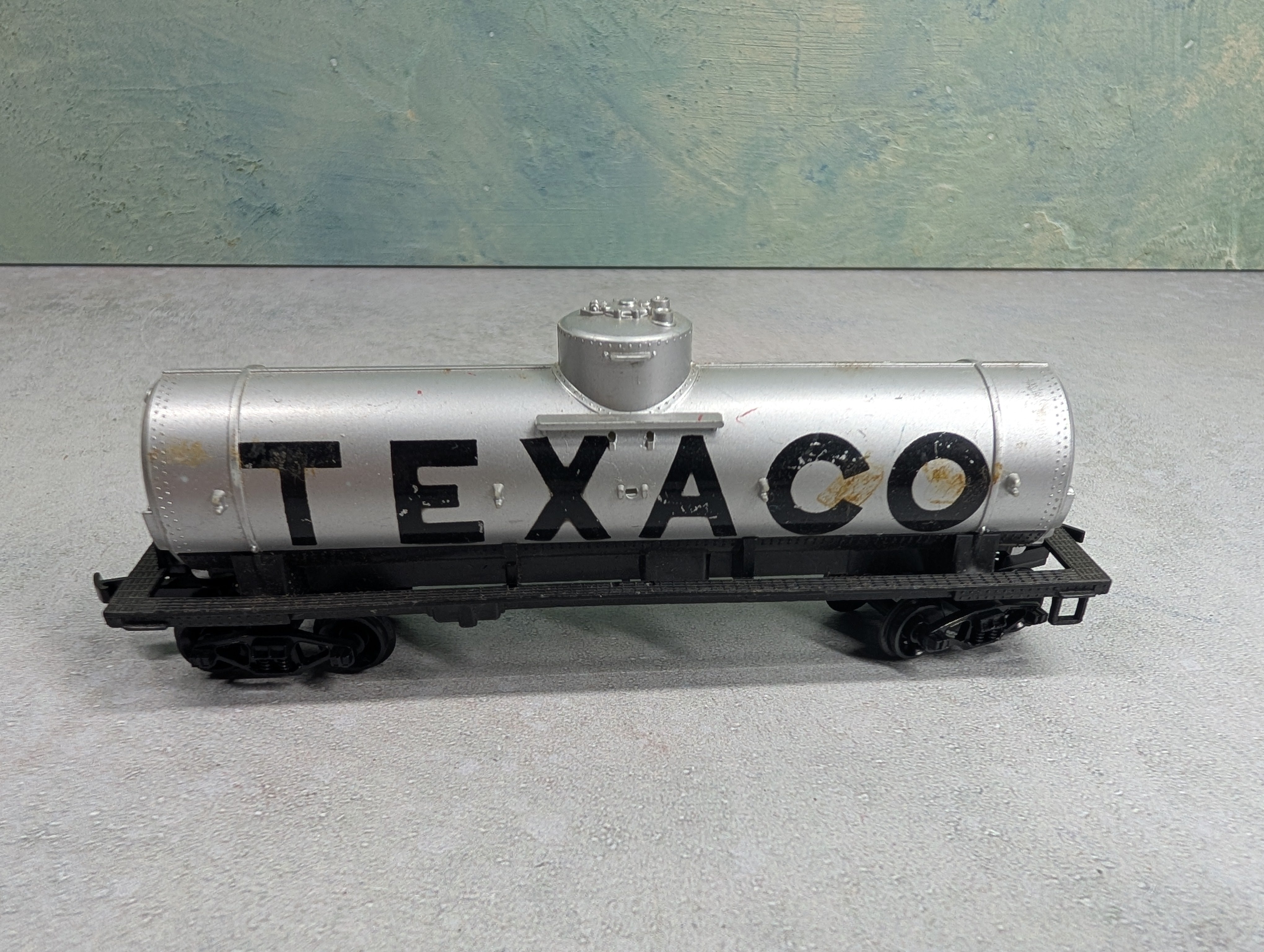 USED Tyco HO Scale Single Dome Tank Car Texaco