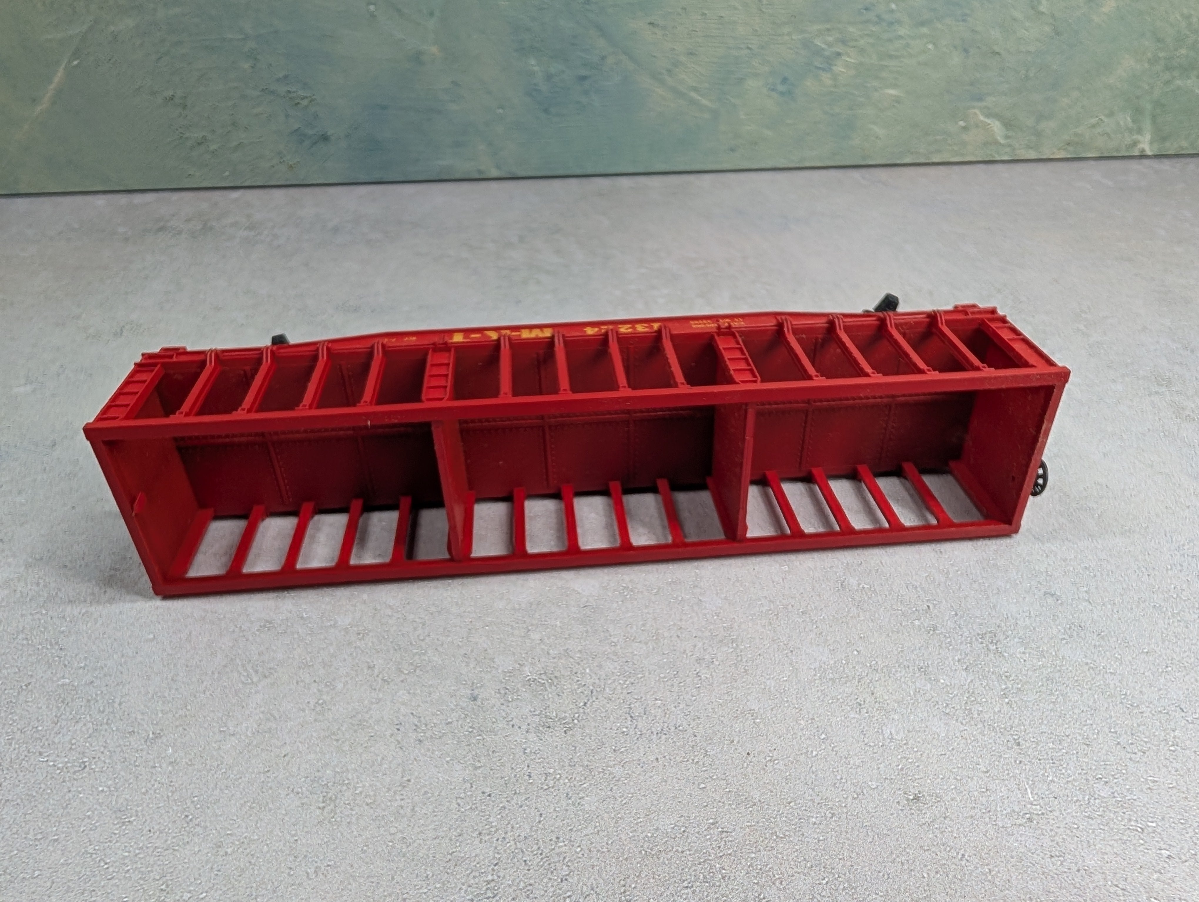 USED Roco HO Scale Pulpwood Rack Flat Car MKT 13224 #7-57