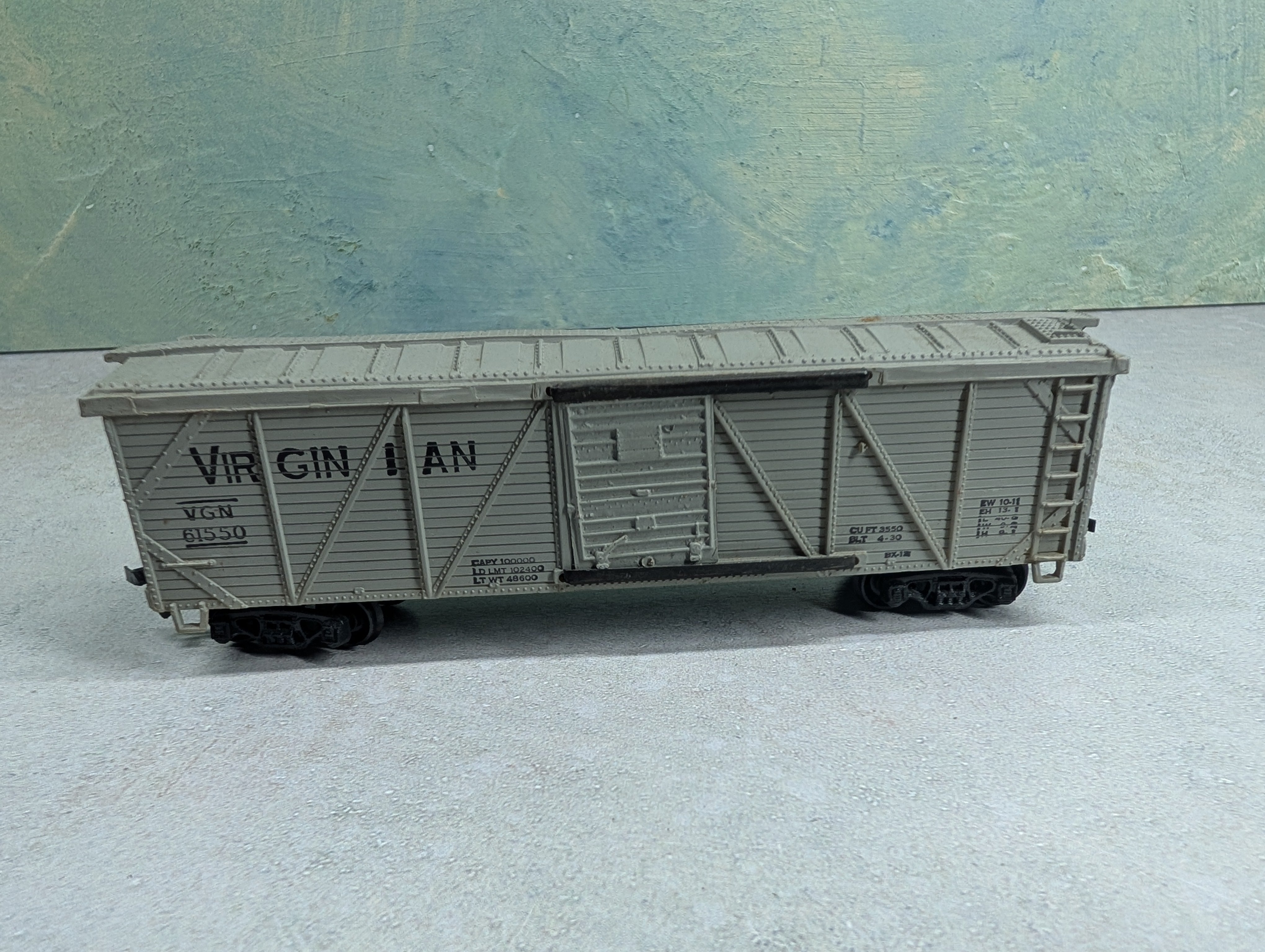 USED HO Scale 40' Wooden Box Car Virginian VGN #61550