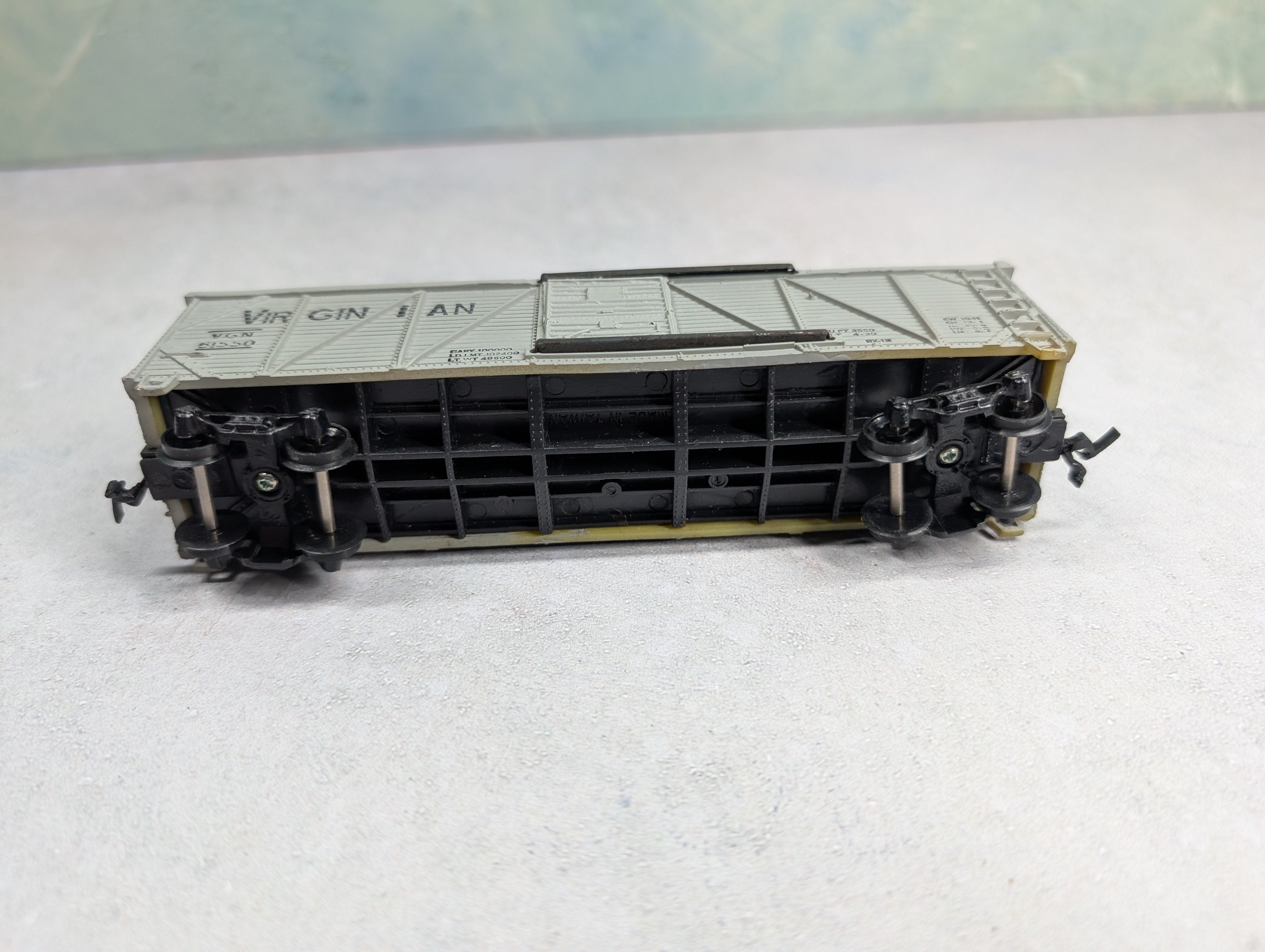 USED HO Scale 40' Wooden Box Car Virginian VGN #61550