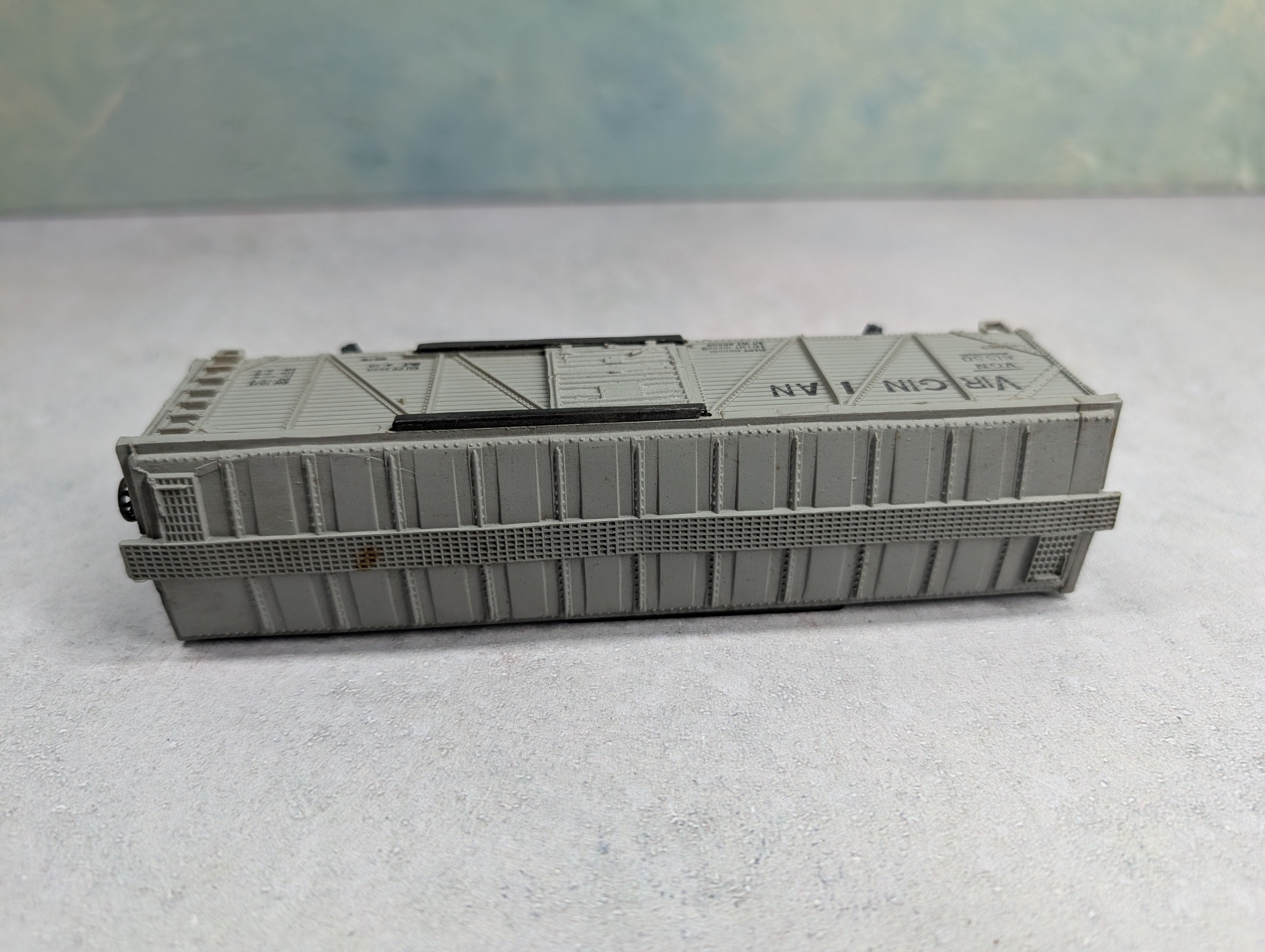 USED HO Scale 40' Wooden Box Car Virginian VGN #61550