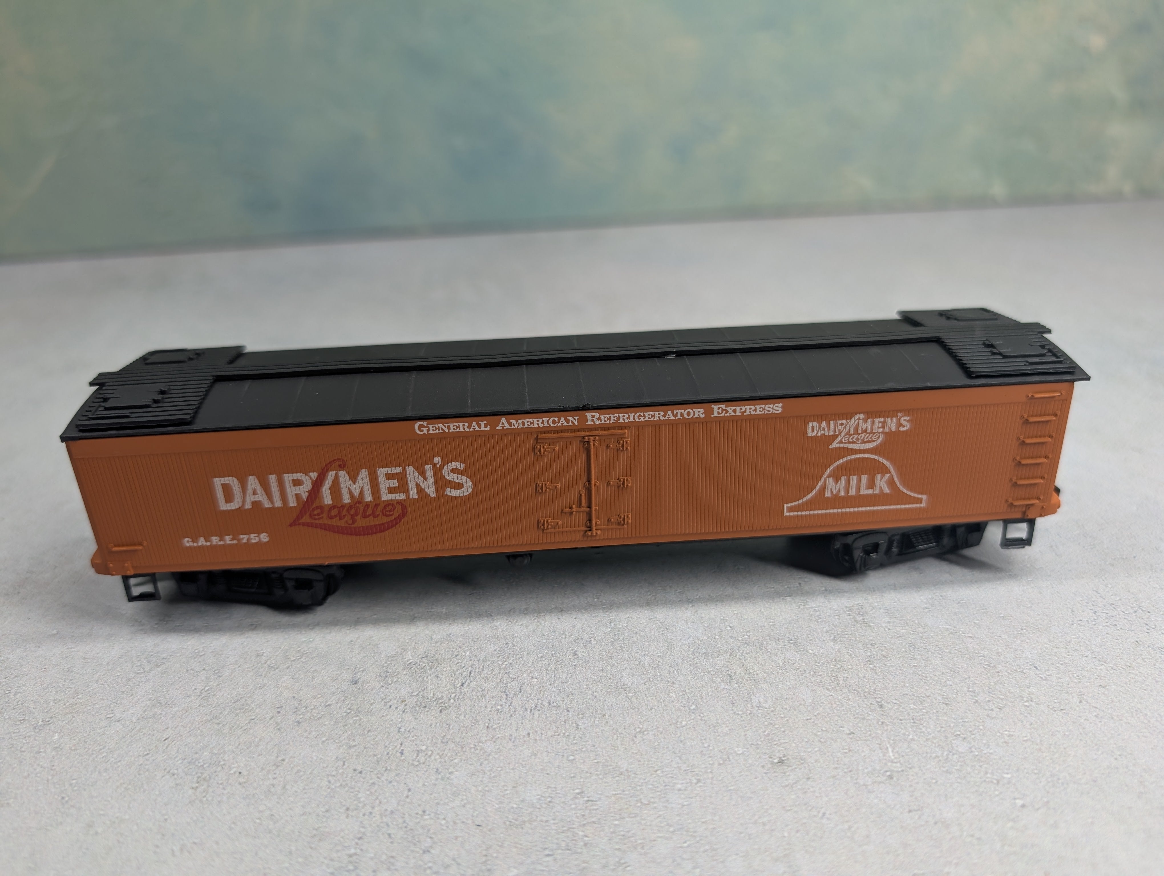USED Roundhouse HO Scale Express Reefer Dairymen's League GARE #756