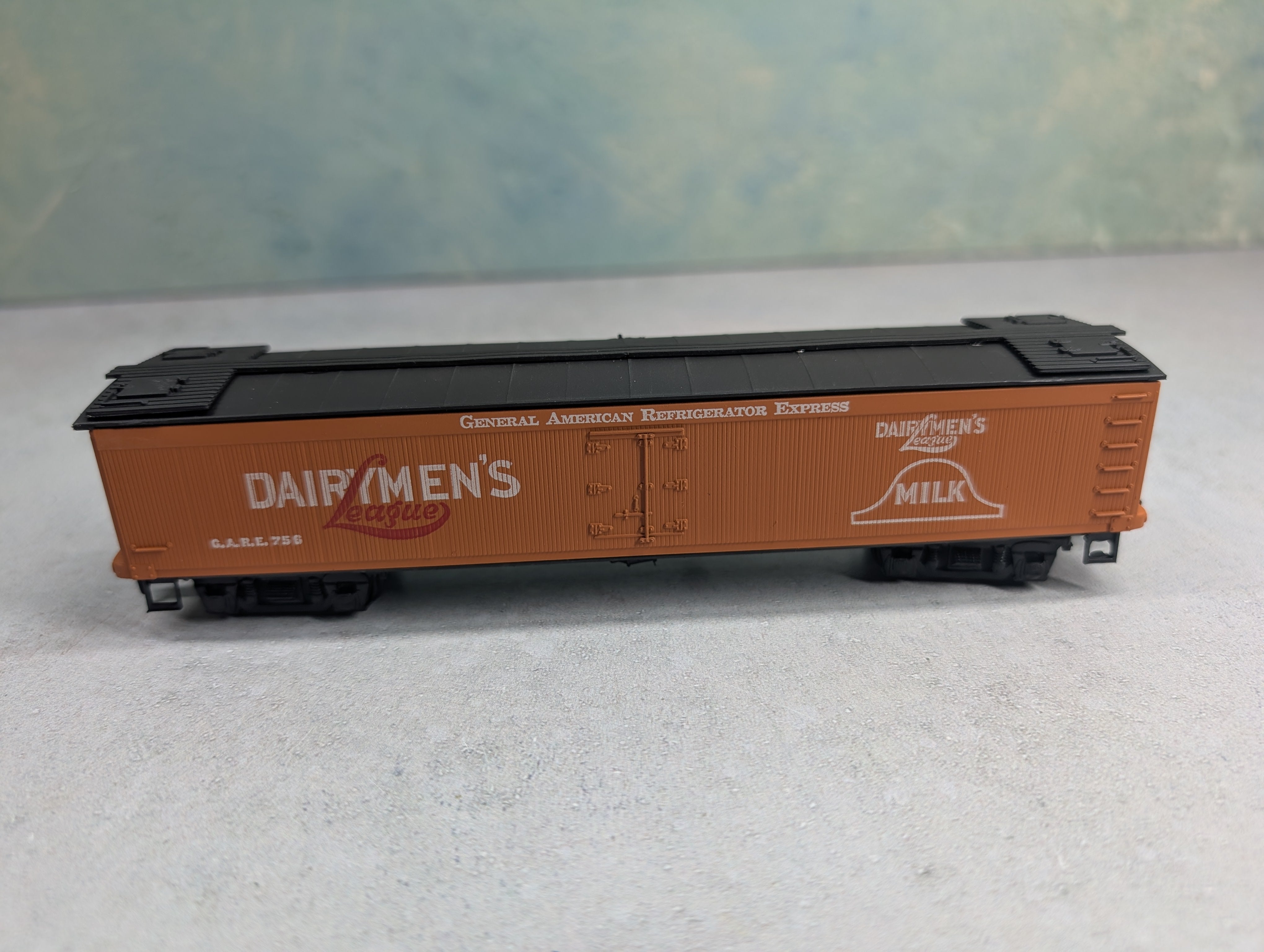 USED Roundhouse HO Scale Express Reefer Dairymen's League GARE #756