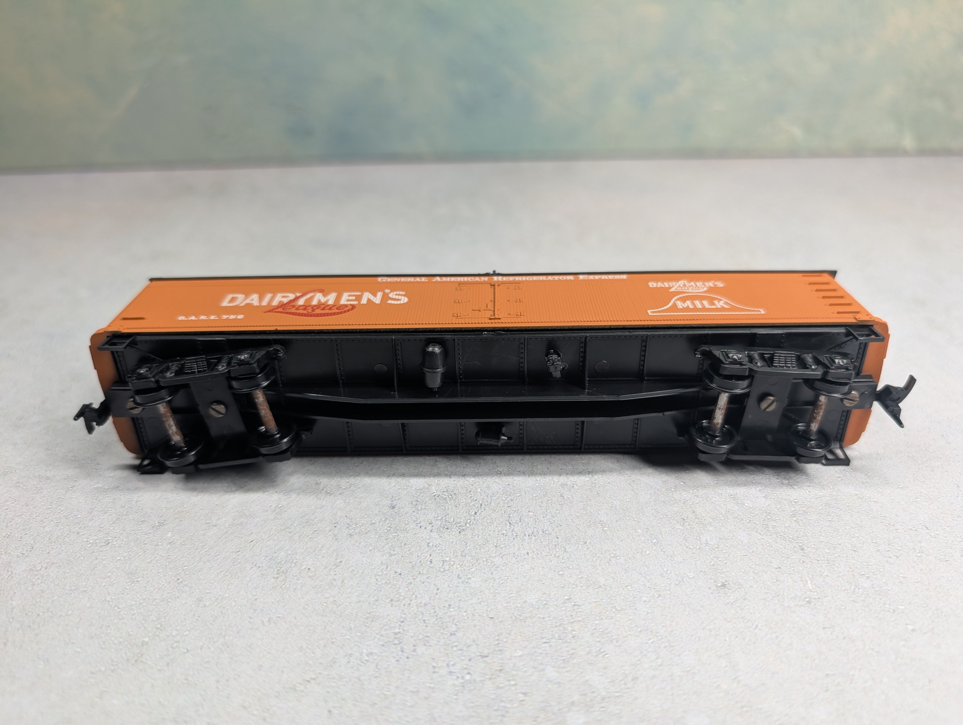USED Roundhouse HO Scale Express Reefer Dairymen's League GARE #756