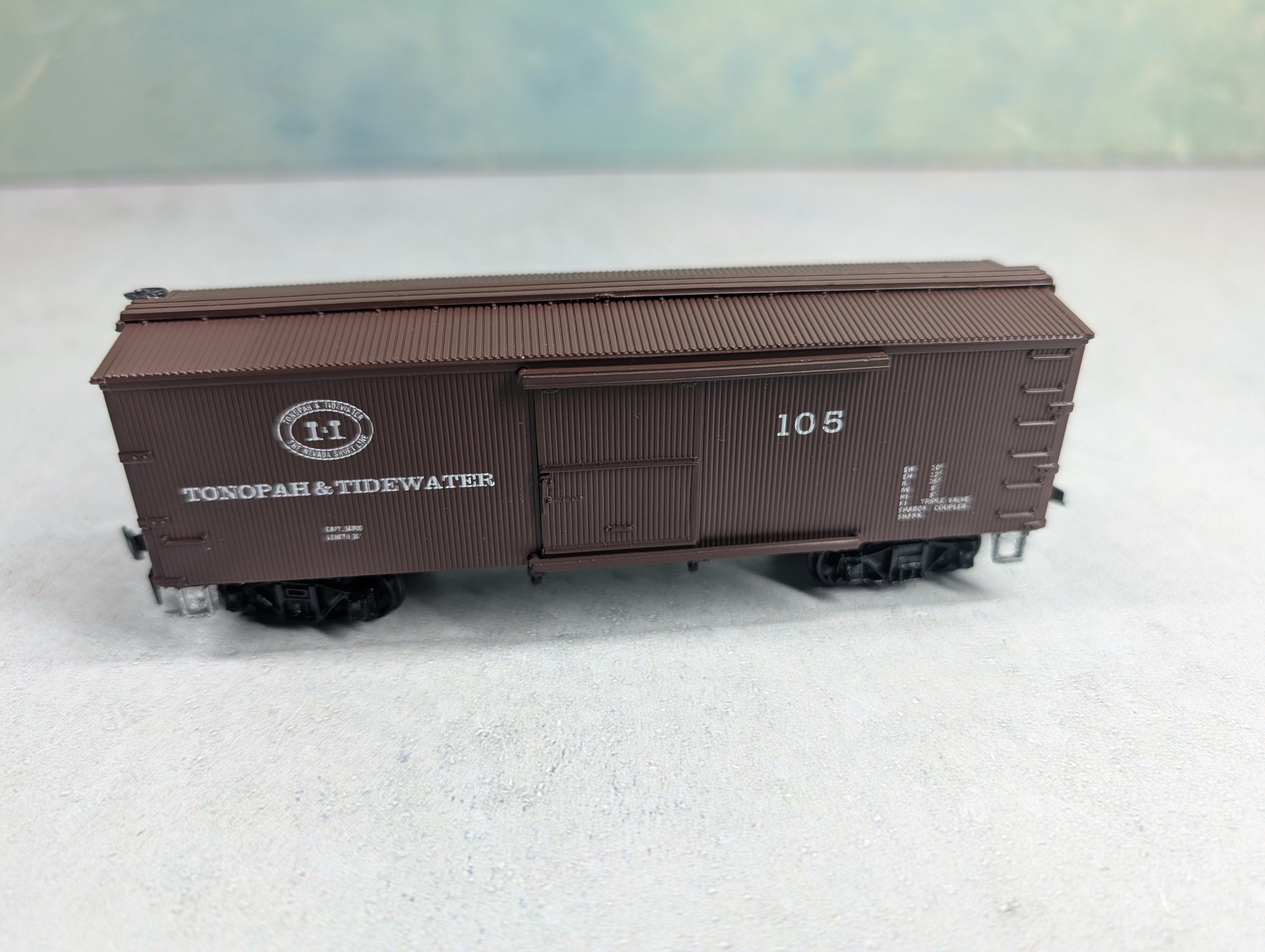 USED Roundhouse HO Scale Billboard Reefer Tonopah & Tidewater #105