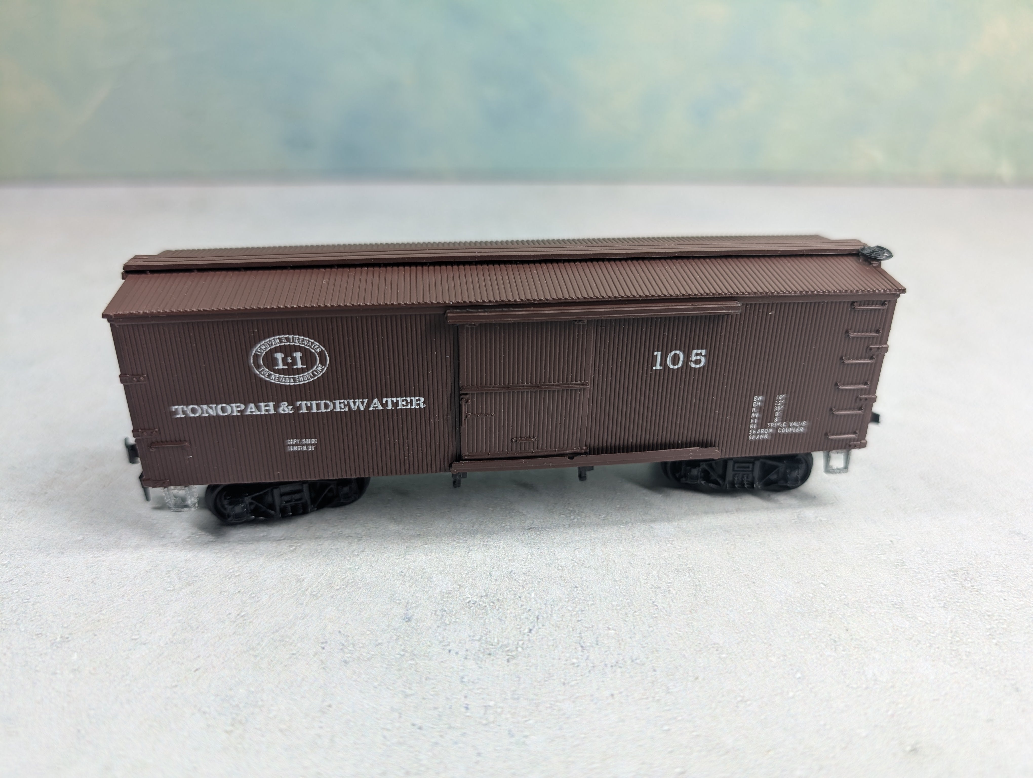 USED Roundhouse HO Scale Billboard Reefer Tonopah & Tidewater #105