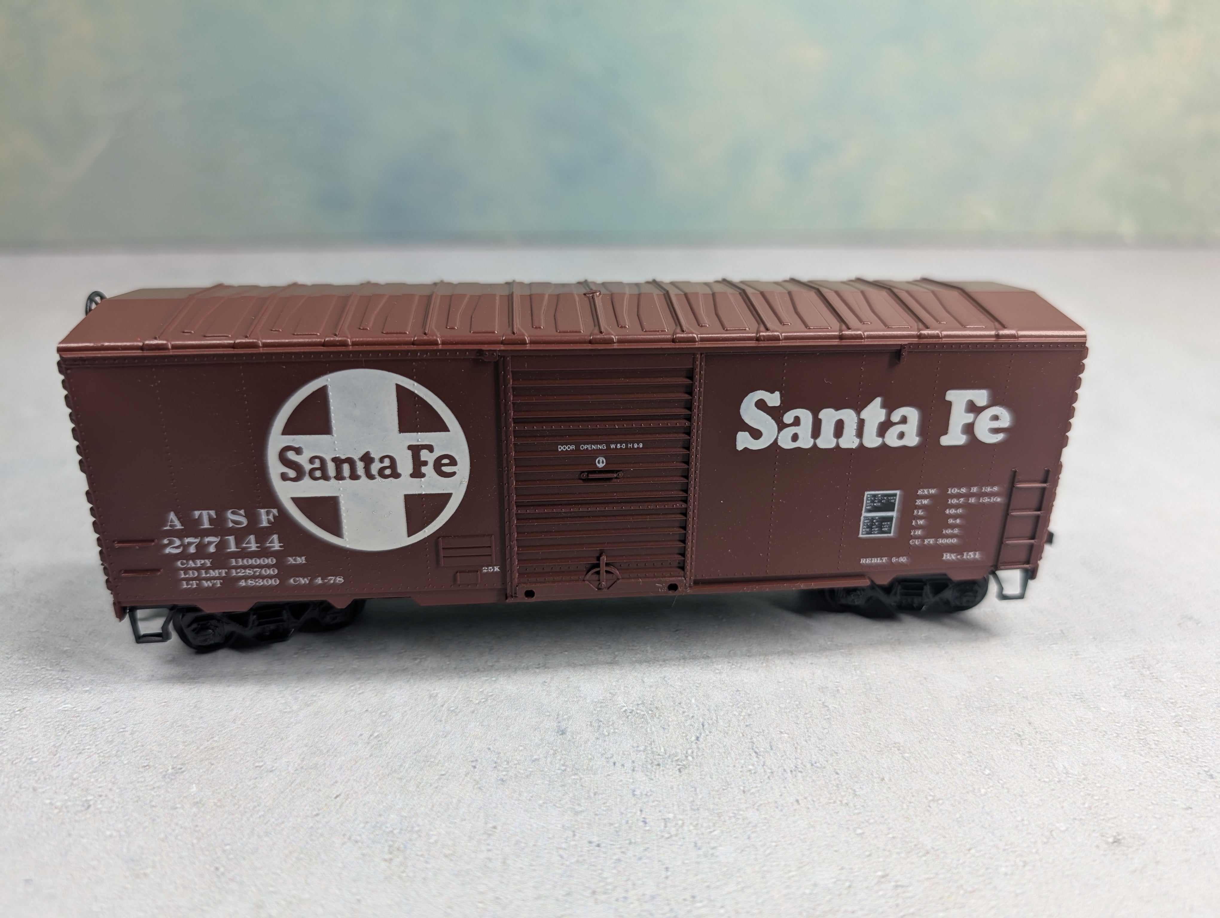 USED Roundhouse HO Scale 40' Box Car Santa Fe ATSF #277144