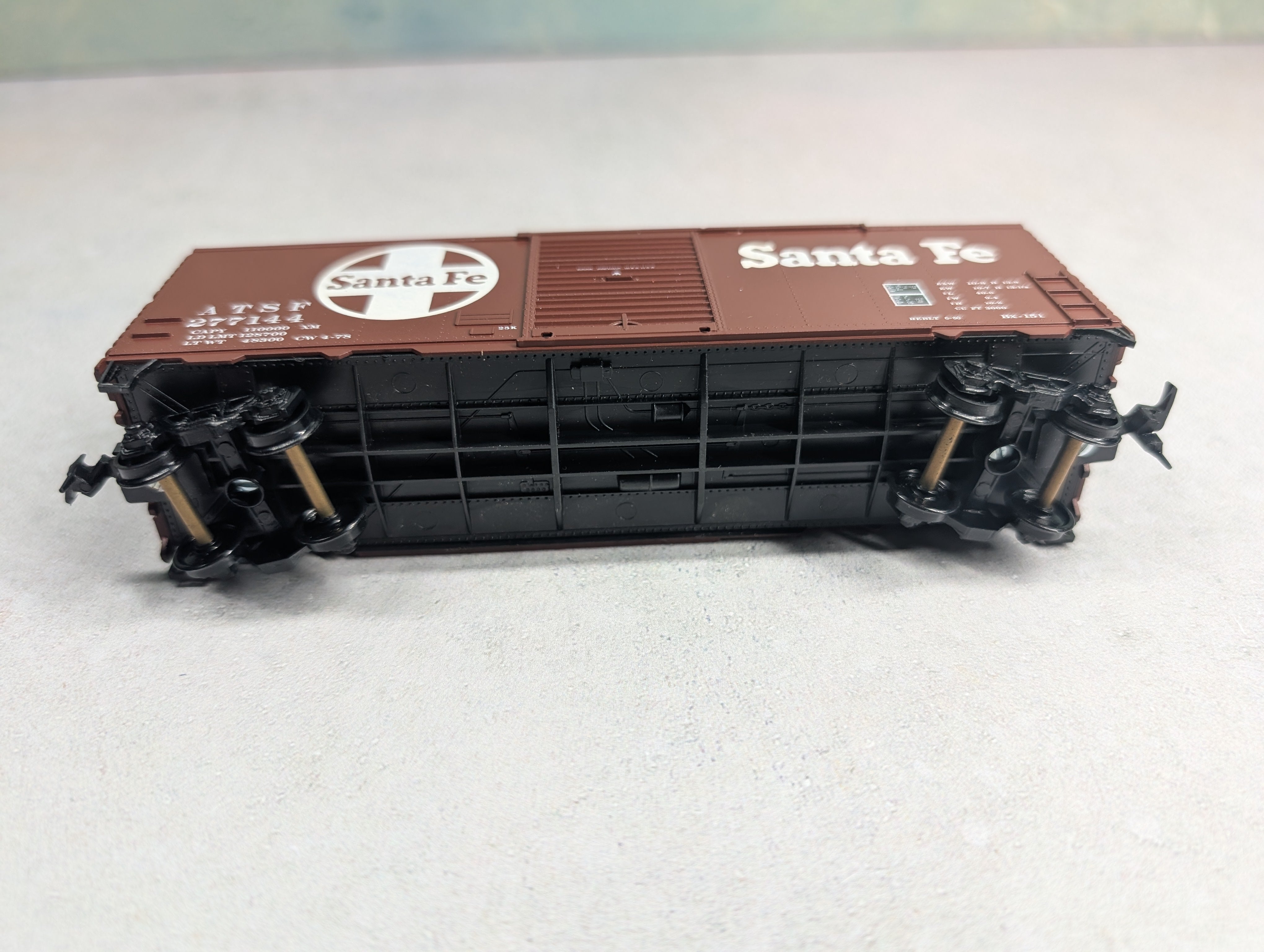 USED Roundhouse HO Scale 40' Box Car Santa Fe ATSF #277144