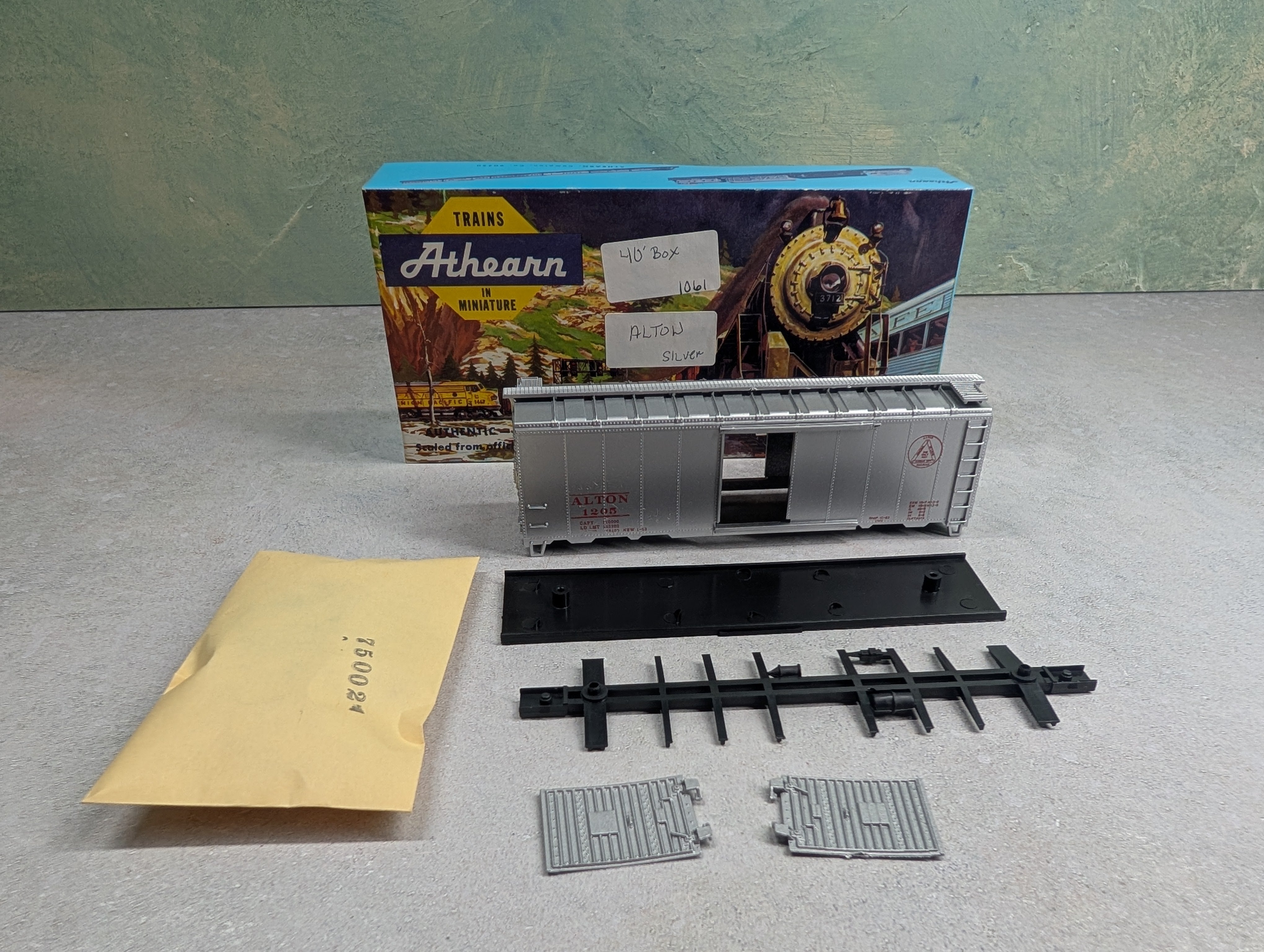 USED Athearn HO Scale 40' Box Car Alton Railroad #1205 Bev-Bel KIT