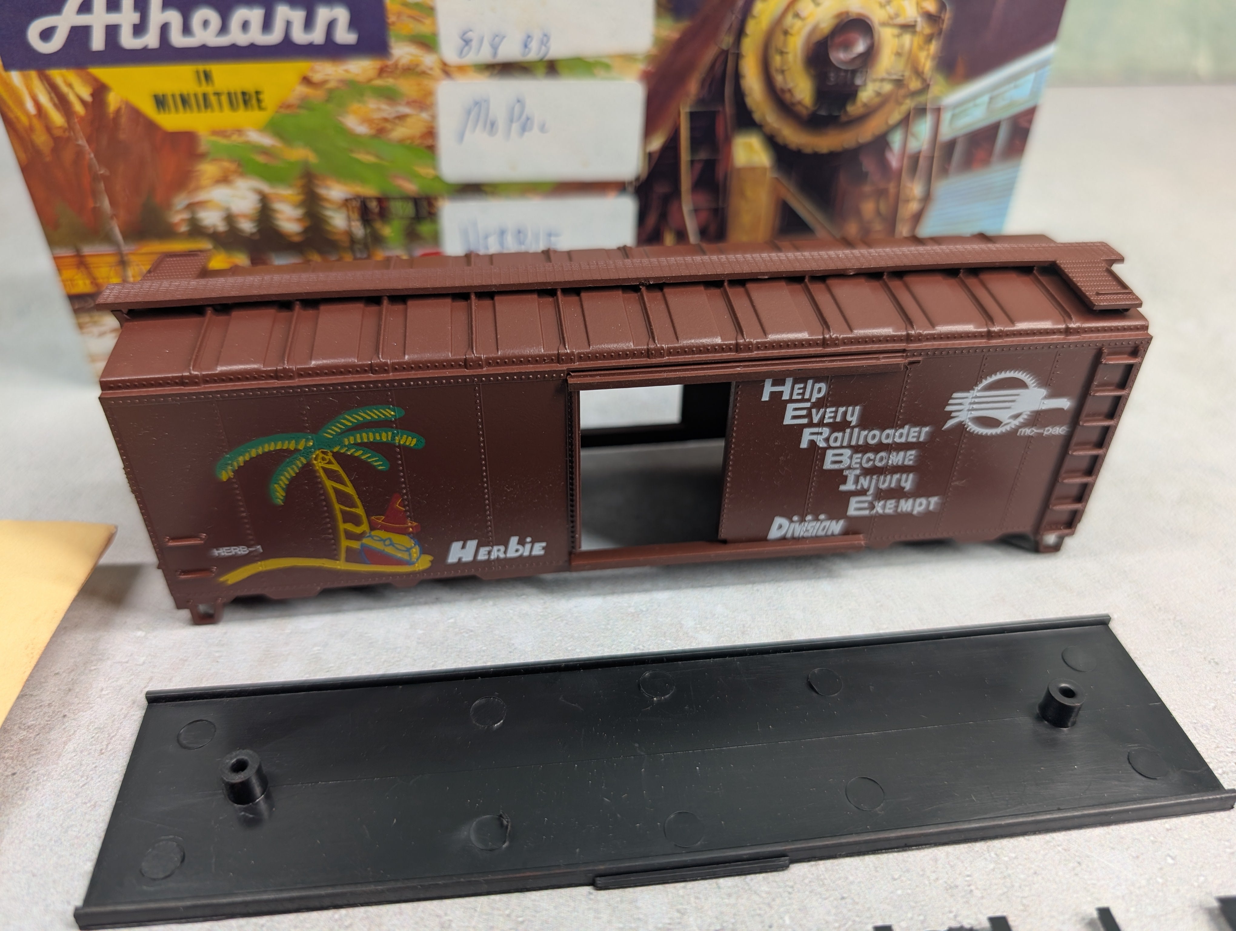USED Athearn HO Scale 40' Box Car Missouri Pacific HERB-1 Herbie, Bev-Bel KIT