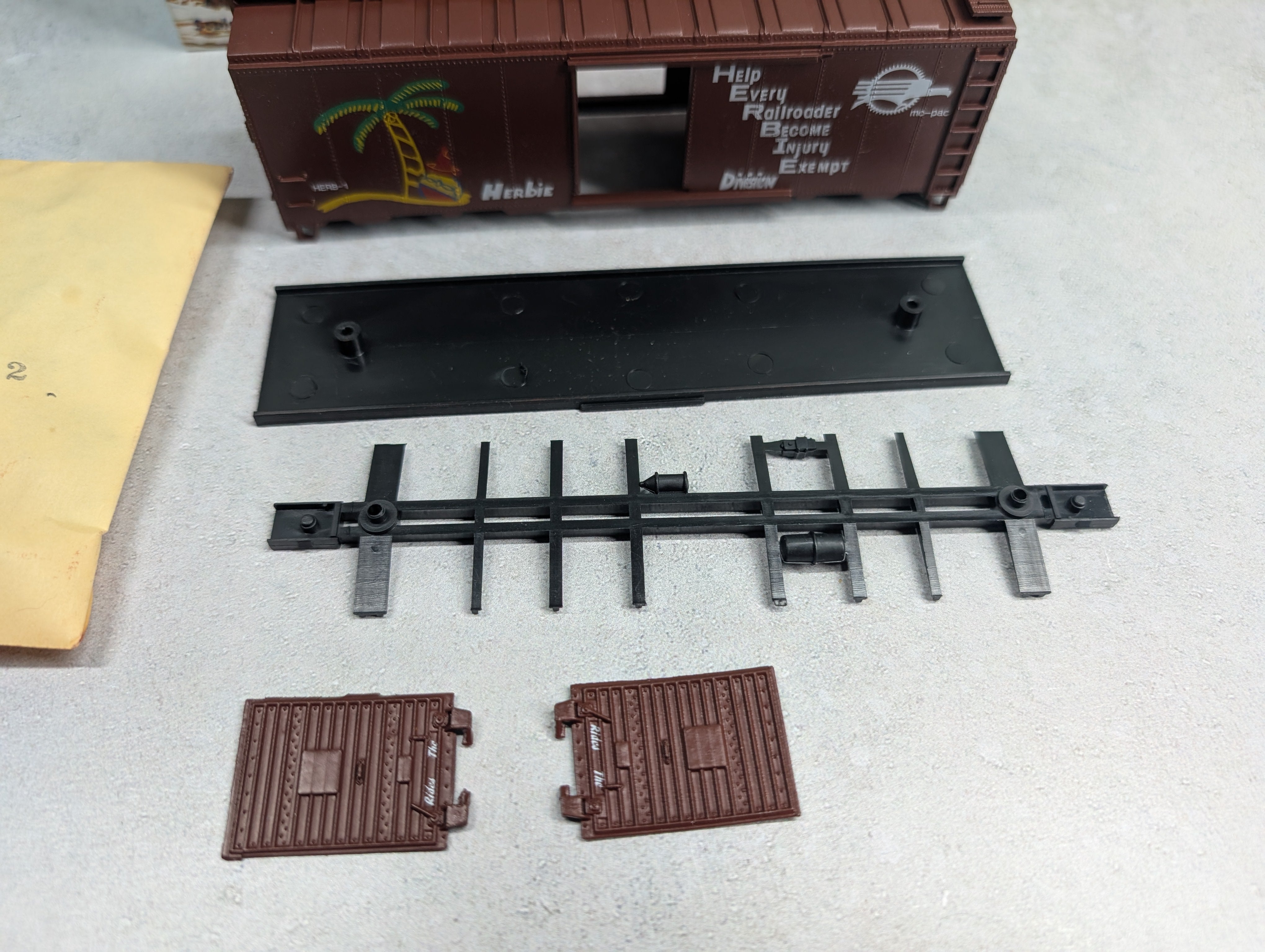 USED Athearn HO Scale 40' Box Car Missouri Pacific HERB-1 Herbie, Bev-Bel KIT