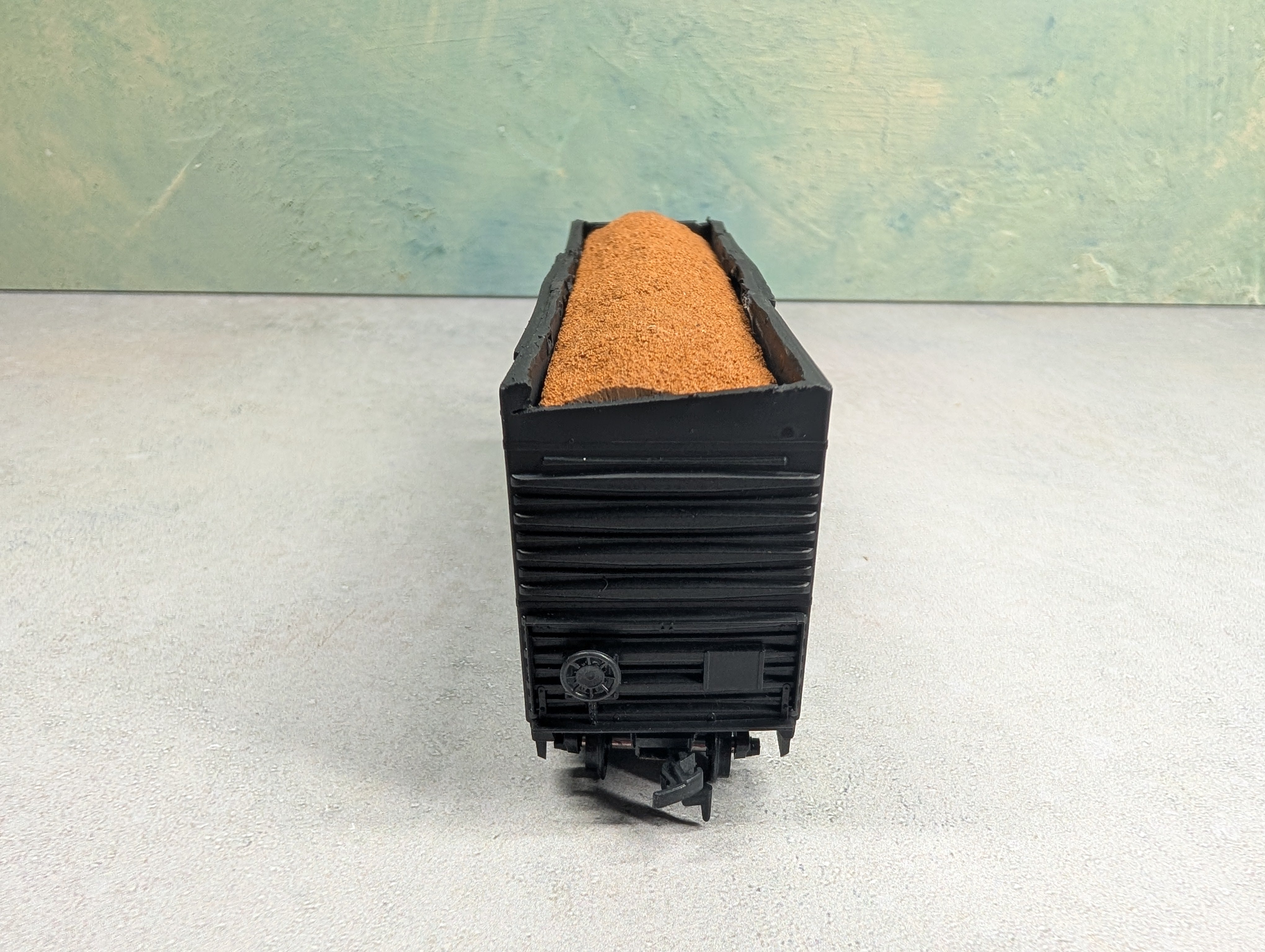 USED Athearn HO Scale Modified 40' Hi-Cube Box Car wtih Open Top & Load Seaboard Coast Line SCL #19781