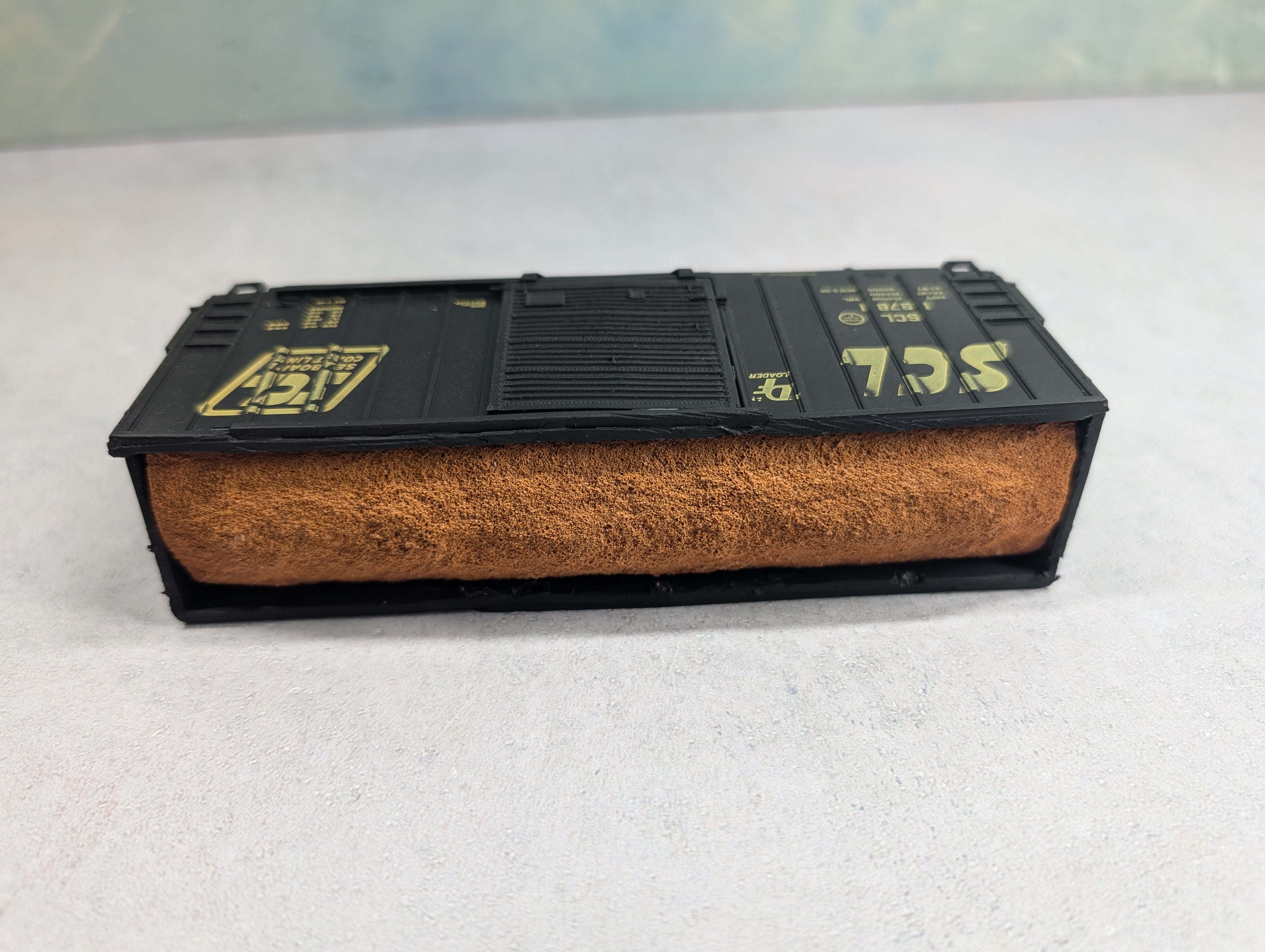 USED Athearn HO Scale Modified 40' Hi-Cube Box Car wtih Open Top & Load Seaboard Coast Line SCL #19781