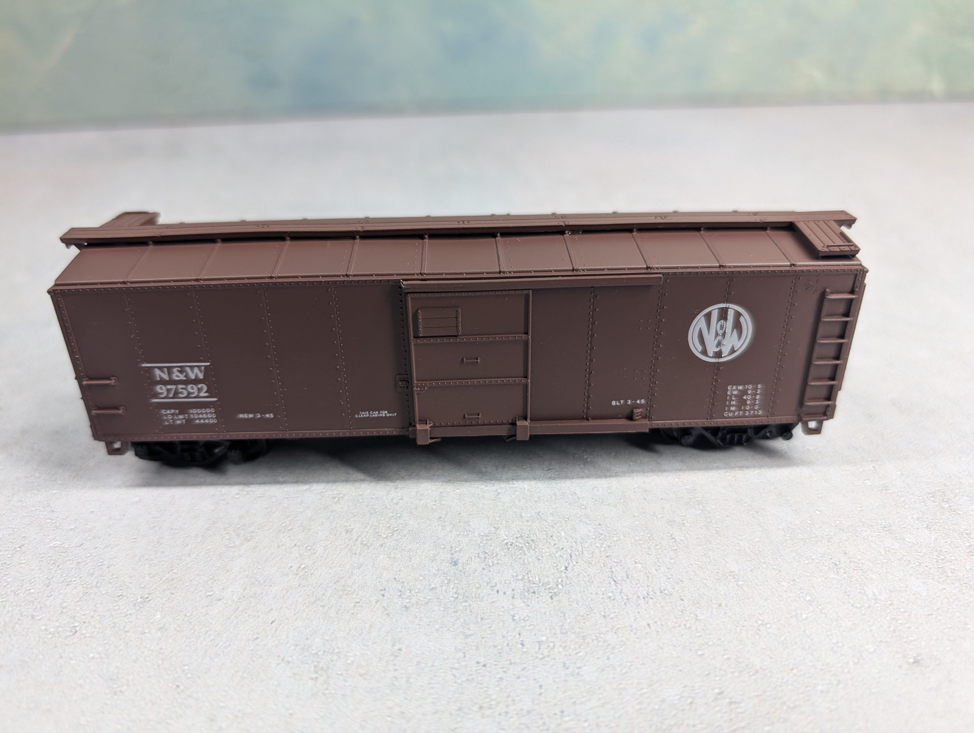 USED HO Scale 40' Box Car Norfolk & Western N&W #97592