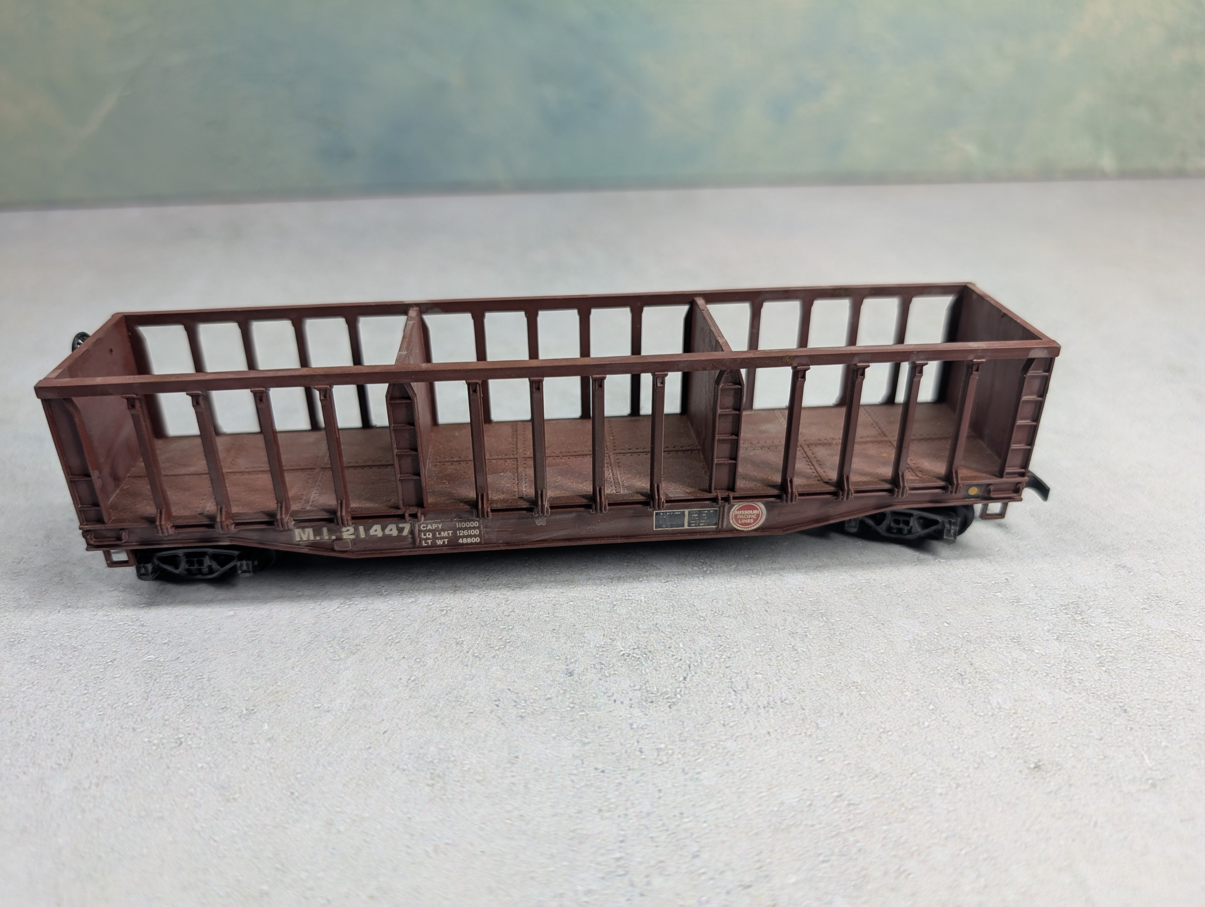 USED ROCO HO Scale Pulpwood Rack Flat Car Missouri Pacific MI #21447 Light Weathering