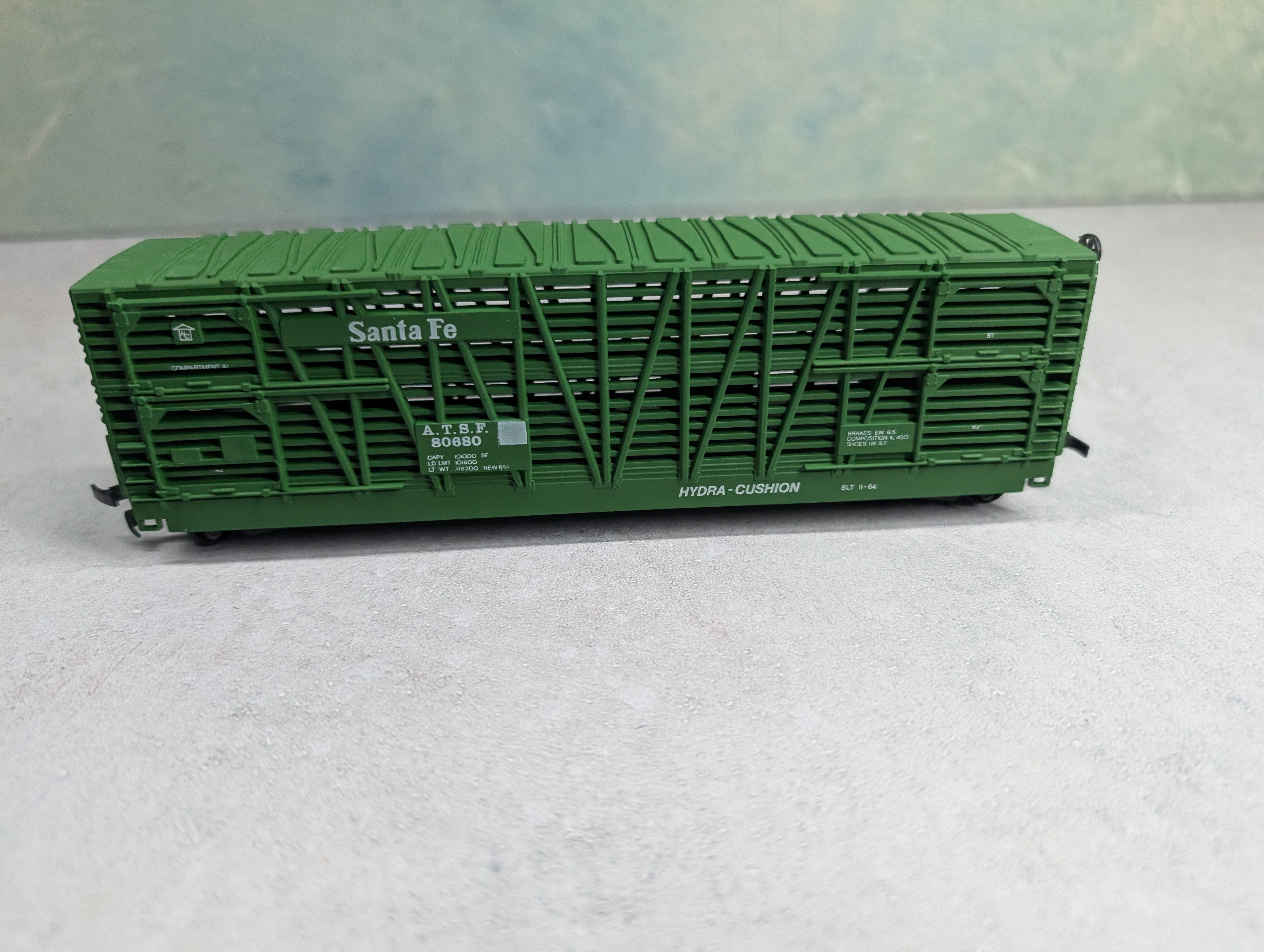 USED AHM HO Scale 50' Hydra-Cushion Cattle Stock Car Santa Fe ATSF #80680