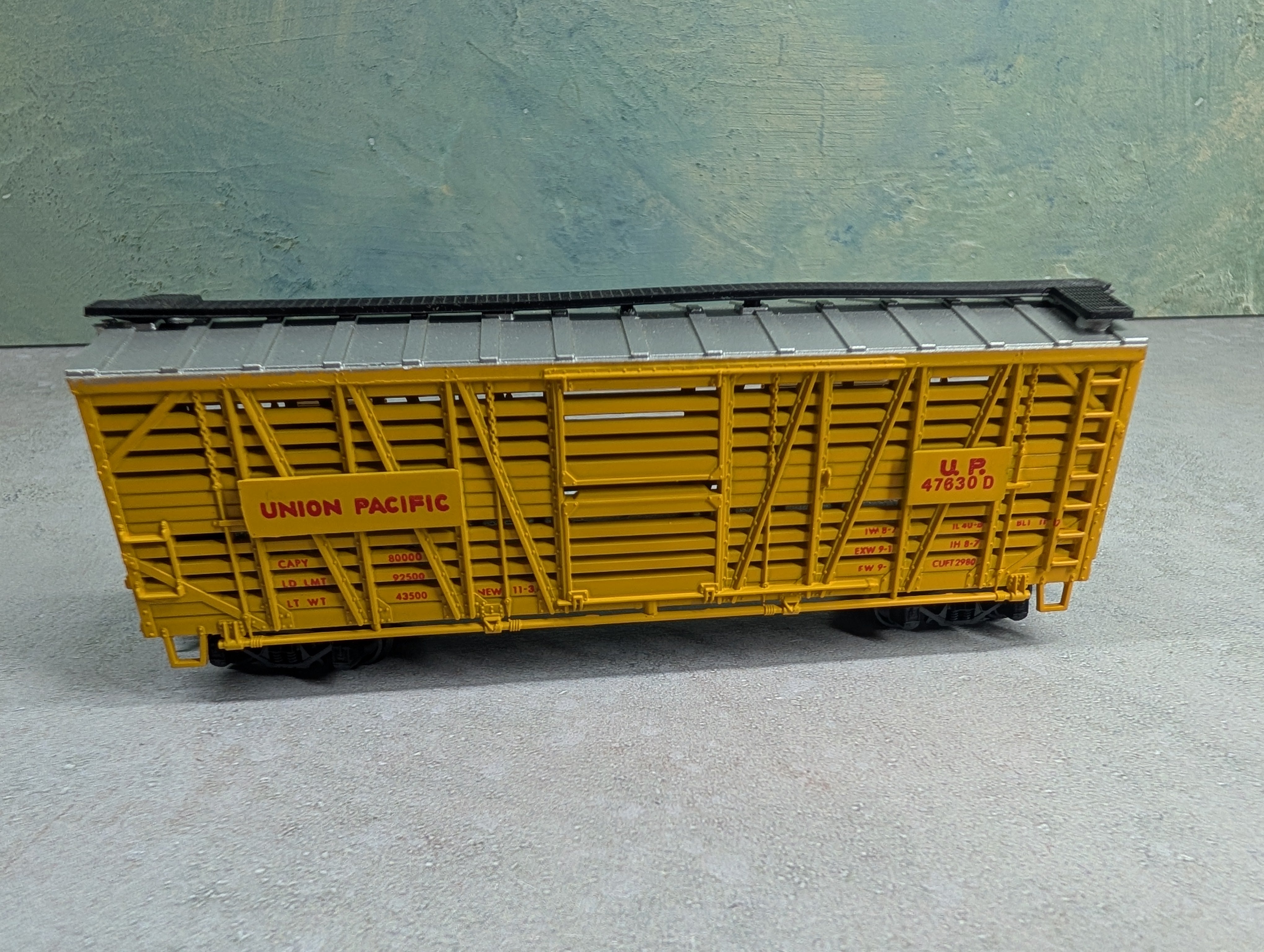 USED HO Scale 40' Stock Car Union Pacific UP #47630D