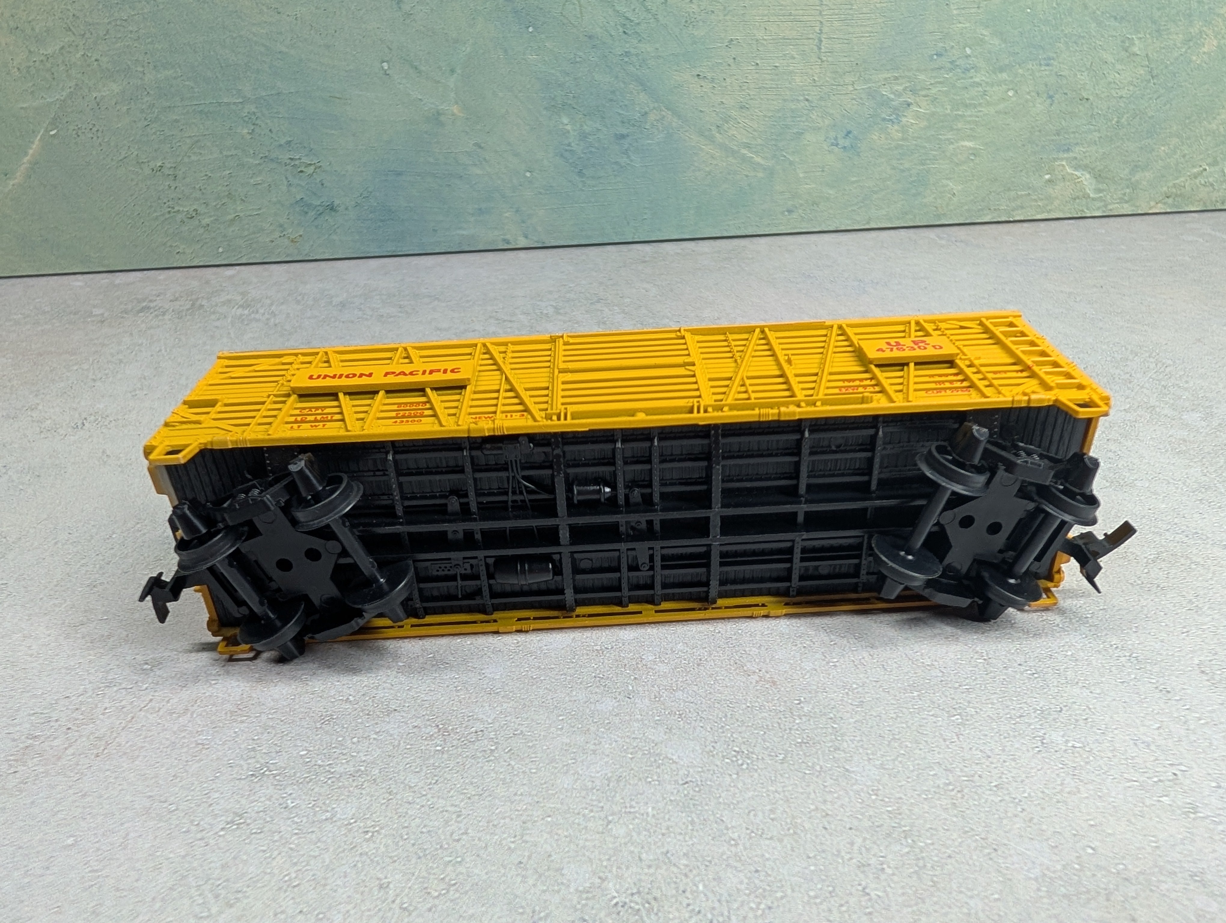 USED HO Scale 40' Stock Car Union Pacific UP #47630D