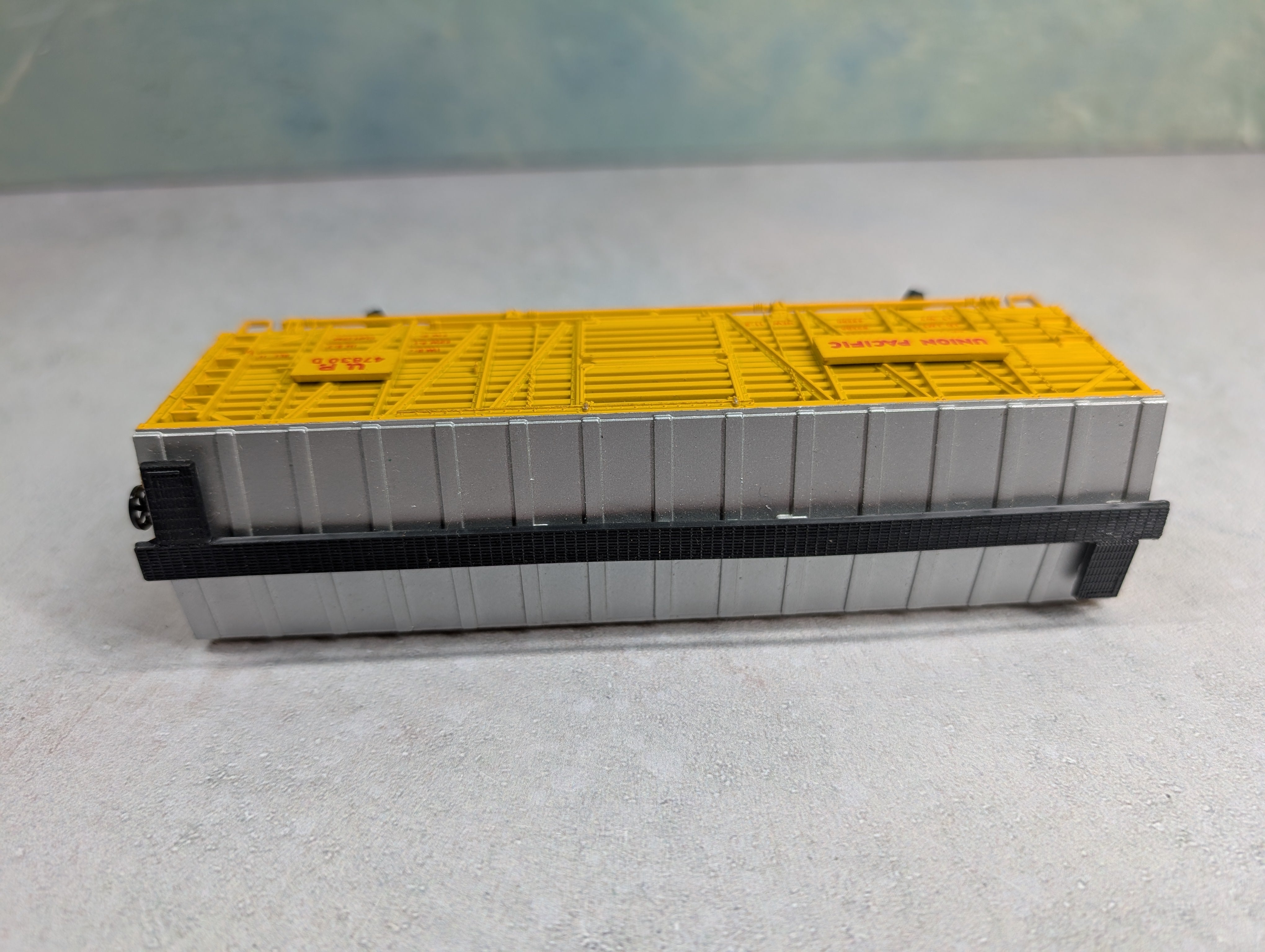 USED HO Scale 40' Stock Car Union Pacific UP #47630D