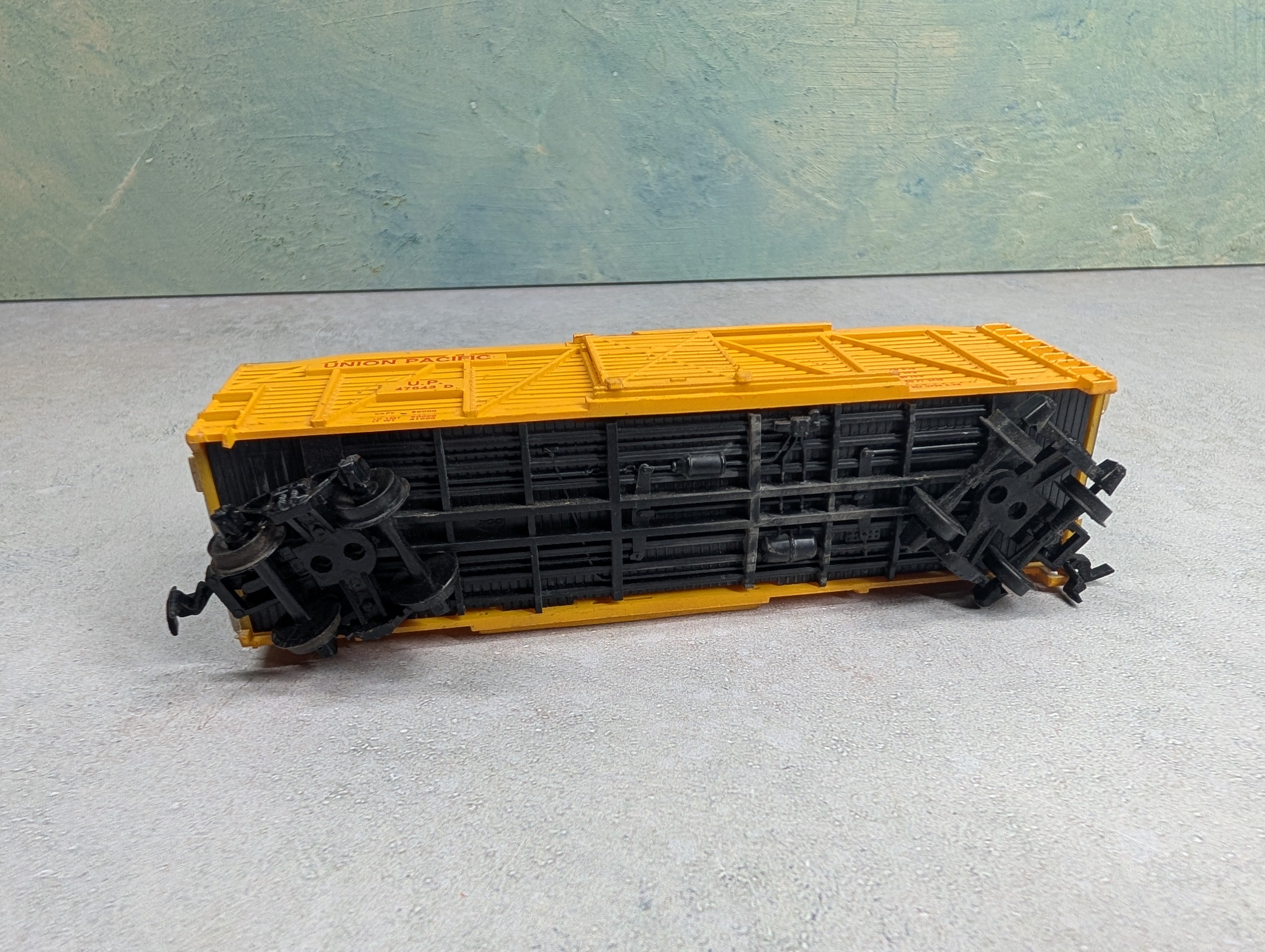 USED Cox HO Scale 40' Stock Car Union Pacific UP #47643D