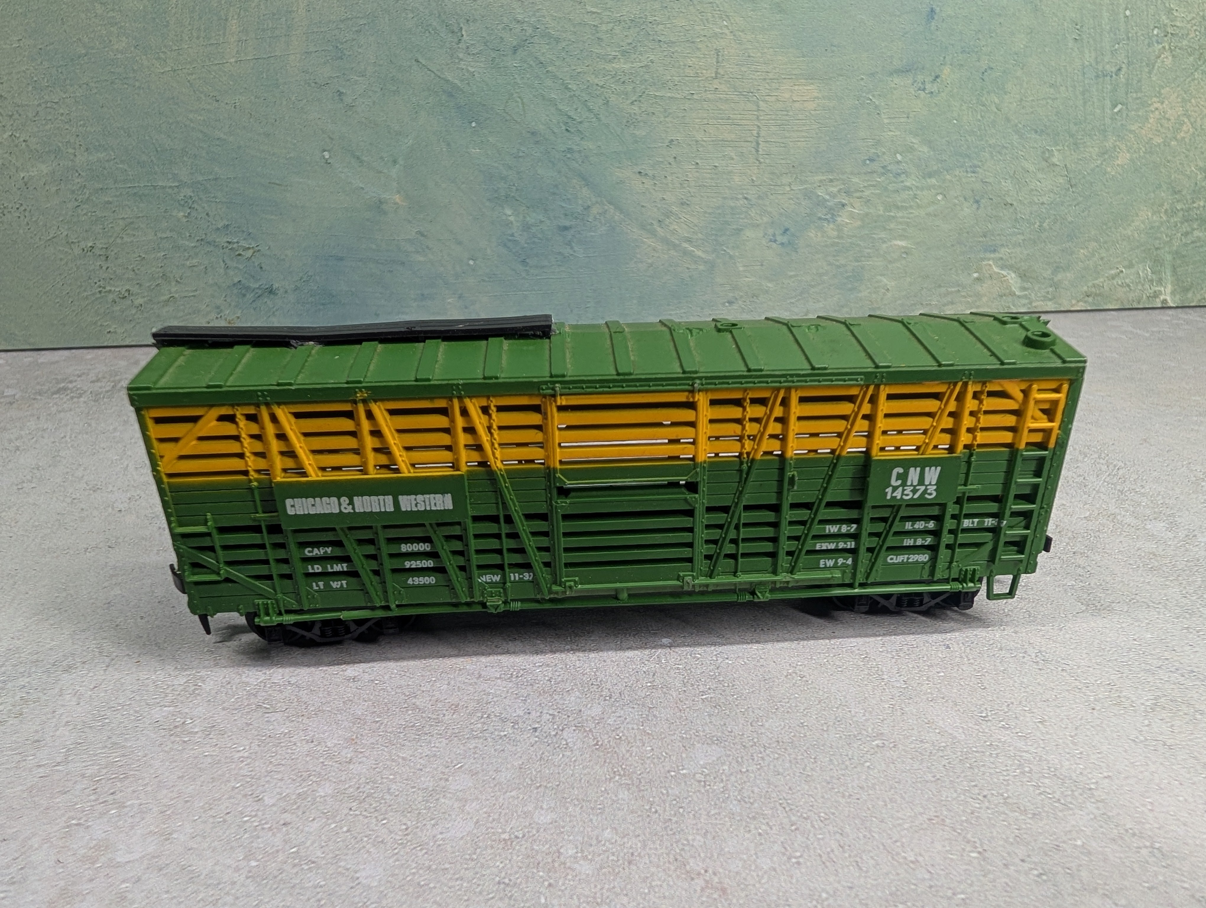 USED HO Scale 40' Stock Car Chicago & North Western CNW #14373