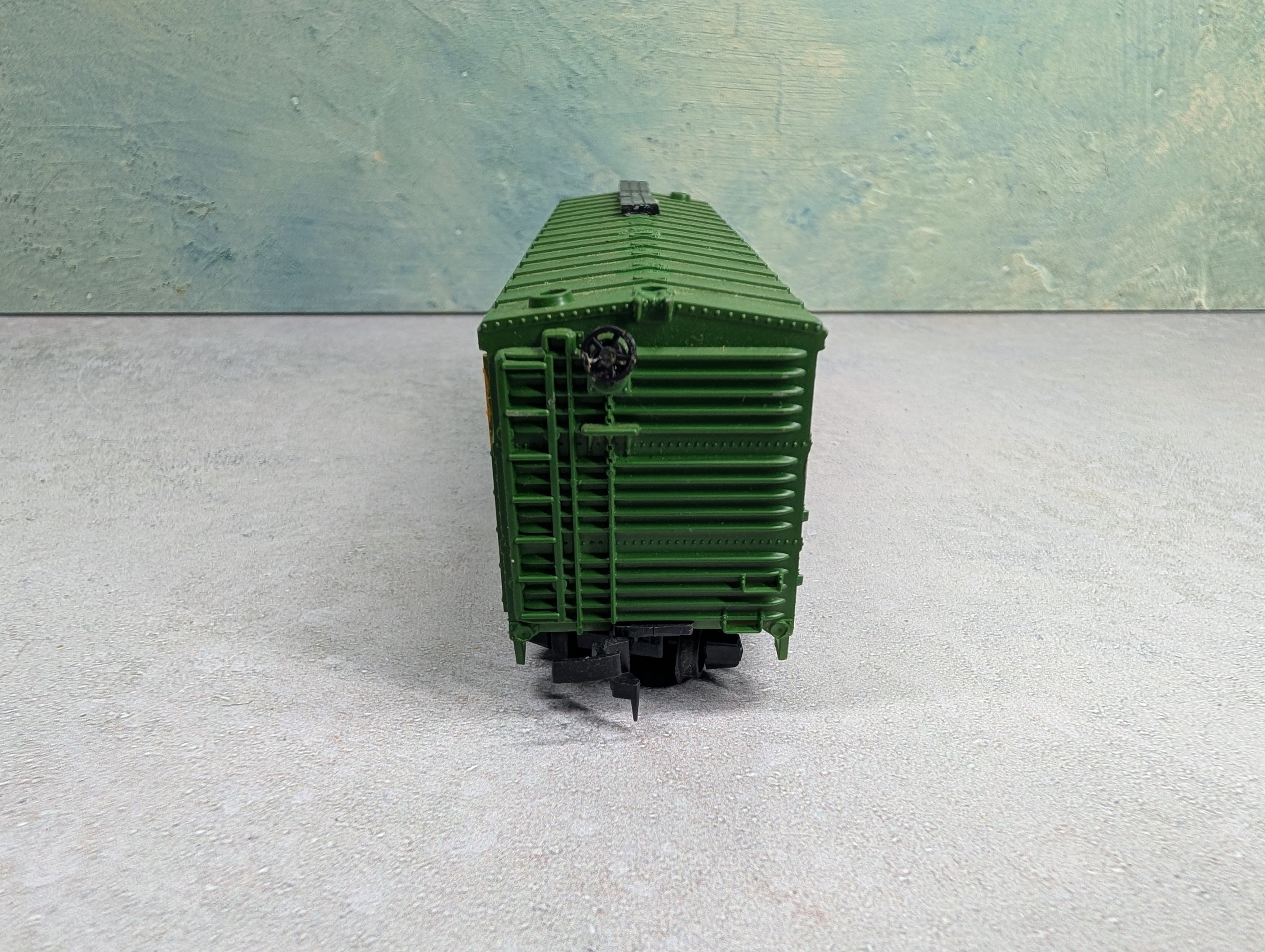 USED HO Scale 40' Stock Car Chicago & North Western CNW #14373