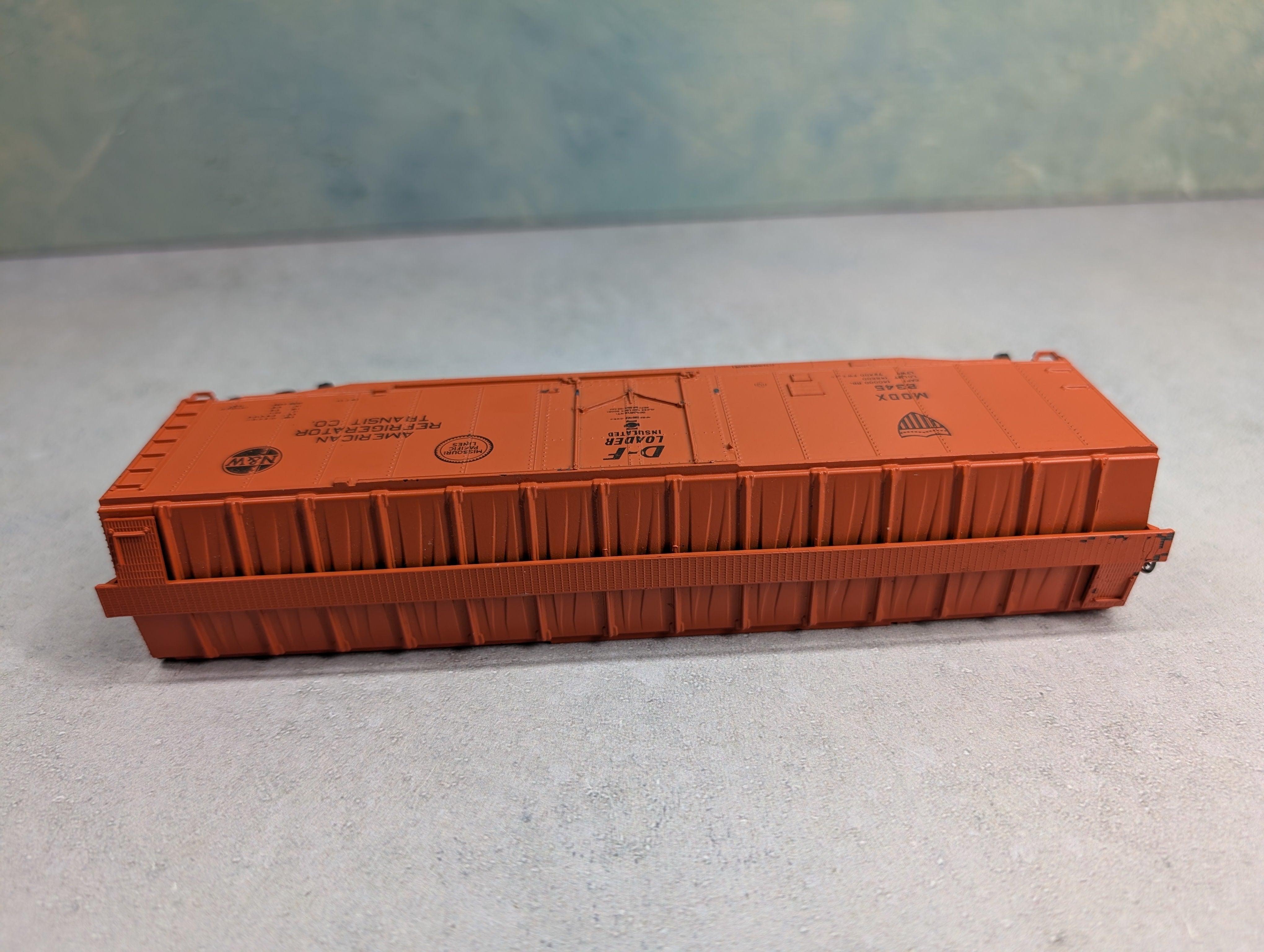 USED Athearn HO Scale 50' Reefer Box Car American Refrigerator Transit MODX #2345