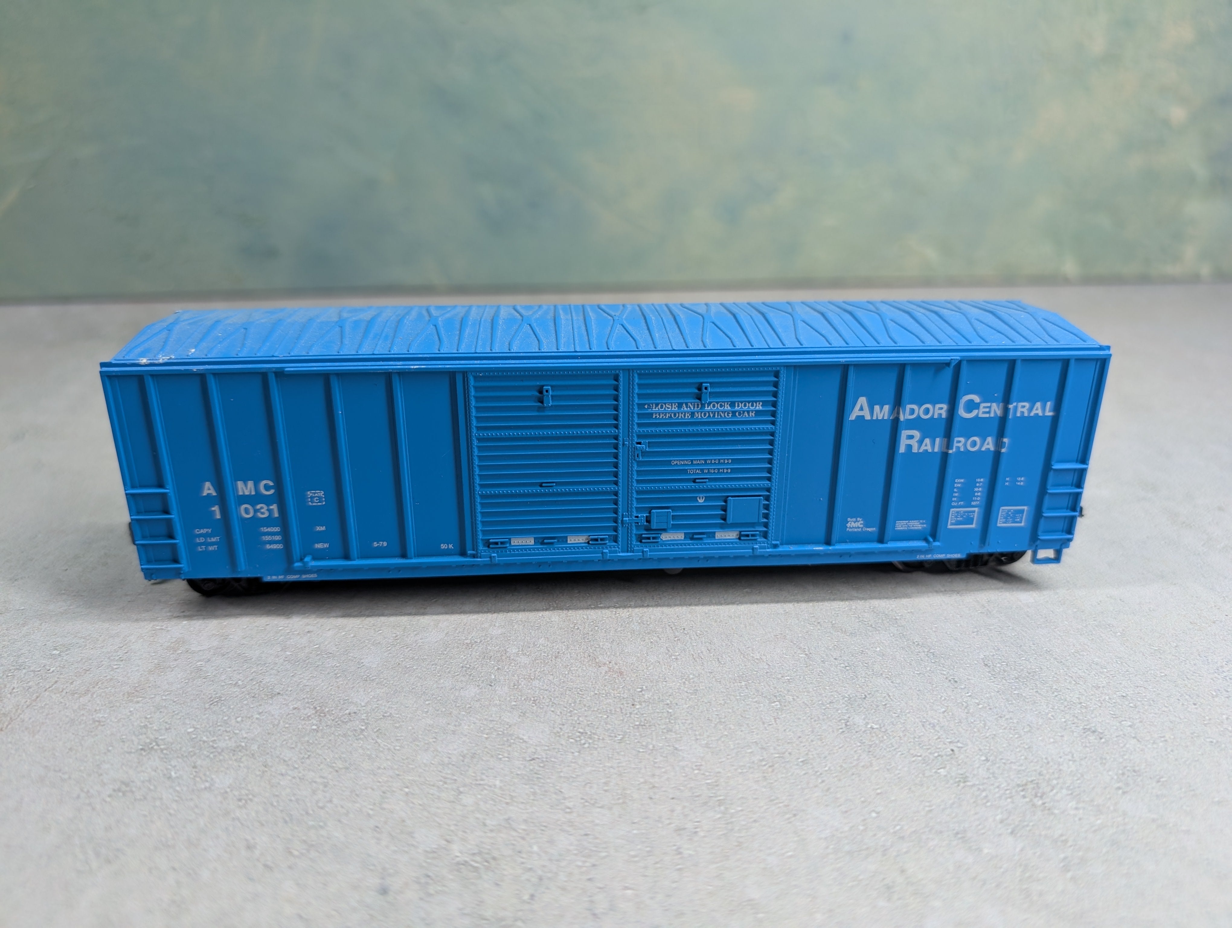 USED Roundhouse HO Scale 50' DD OB Box Car Amador Central Railroad AMC #1031