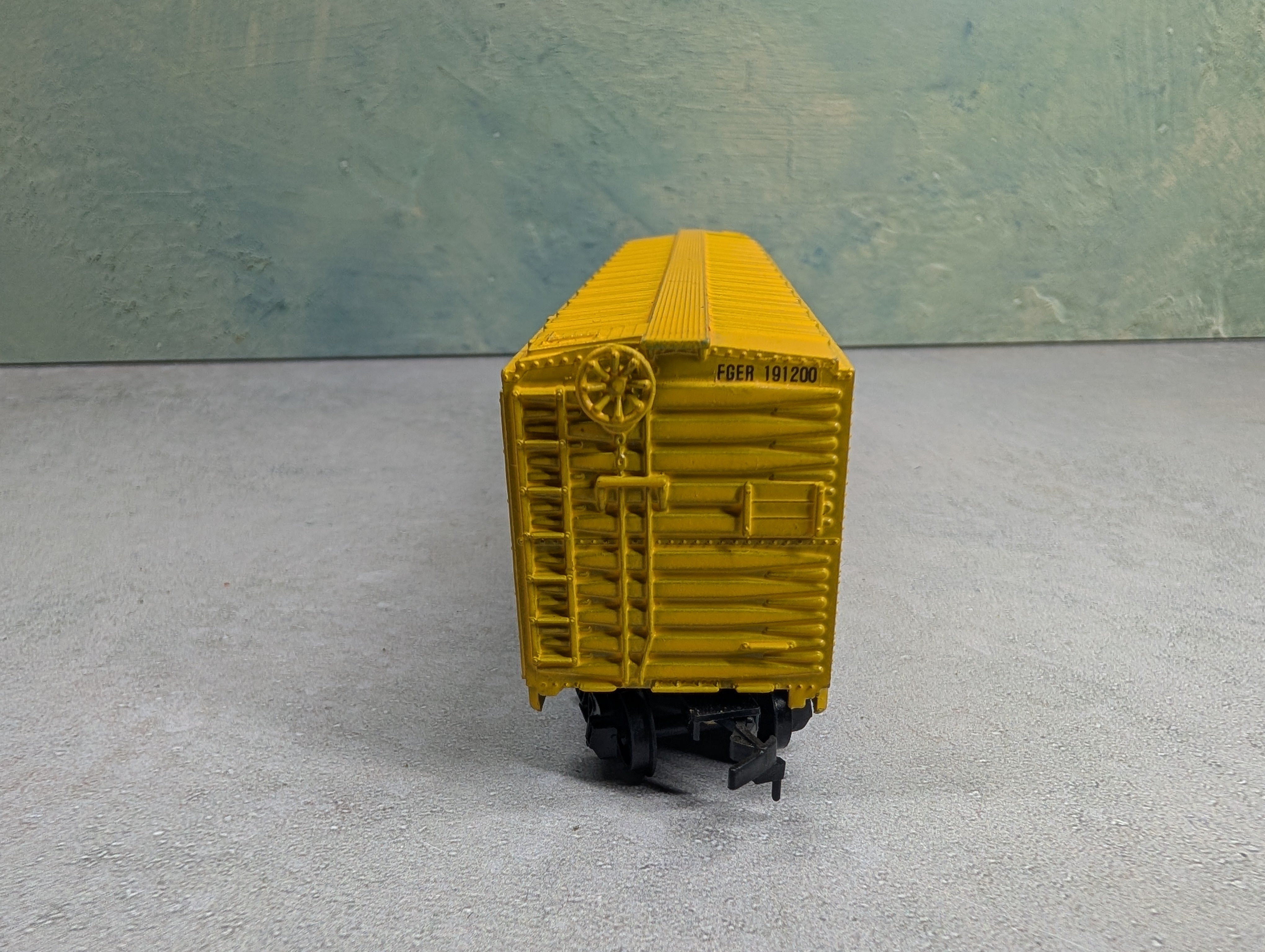USED Bachmann HO Scale 50' Box Car FGE FGER #191200 Decals