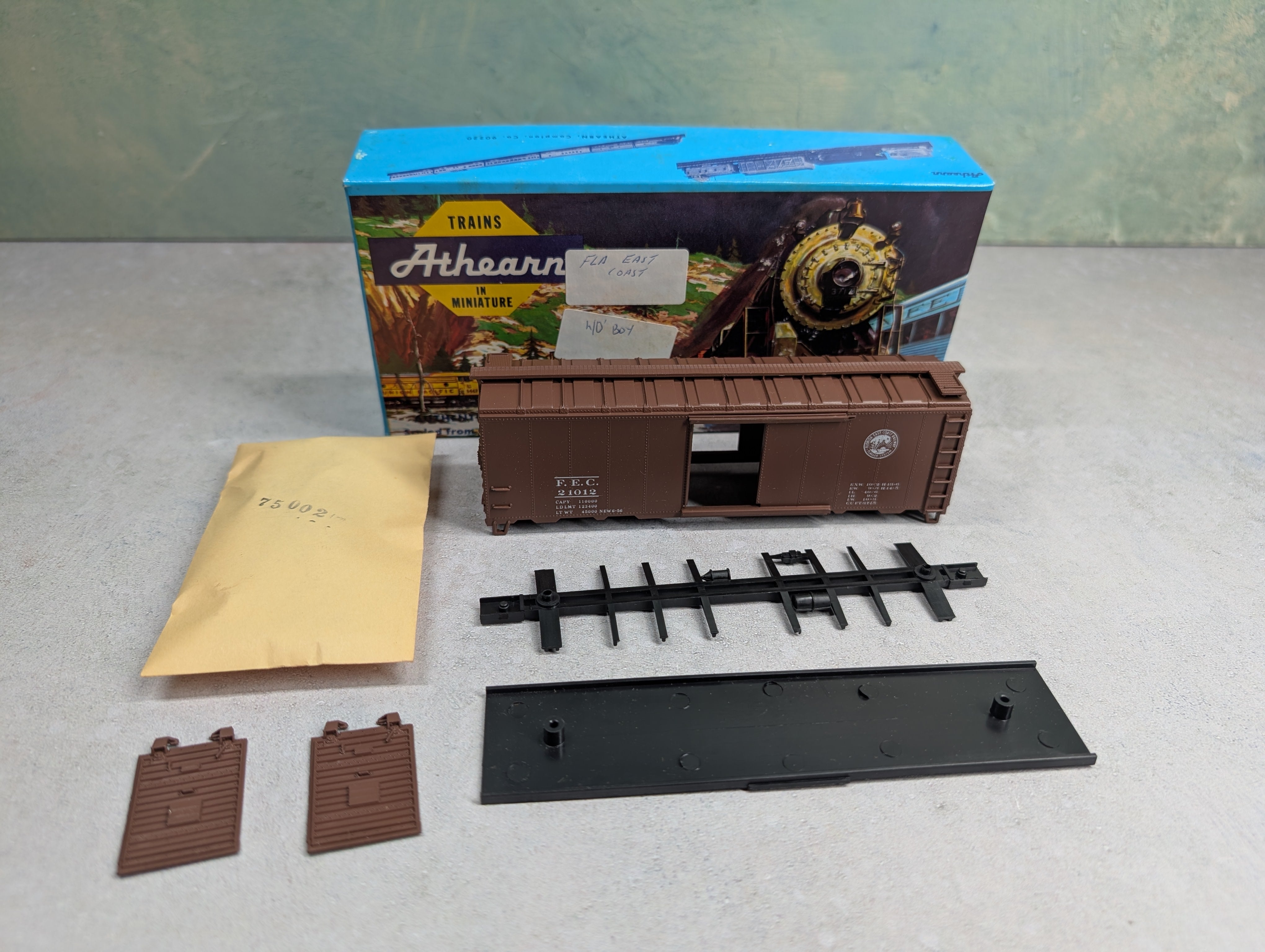 USED Athearn HO Scale 40' Box Car Florida East Coast FEC #21012 Bev-Bel KIT