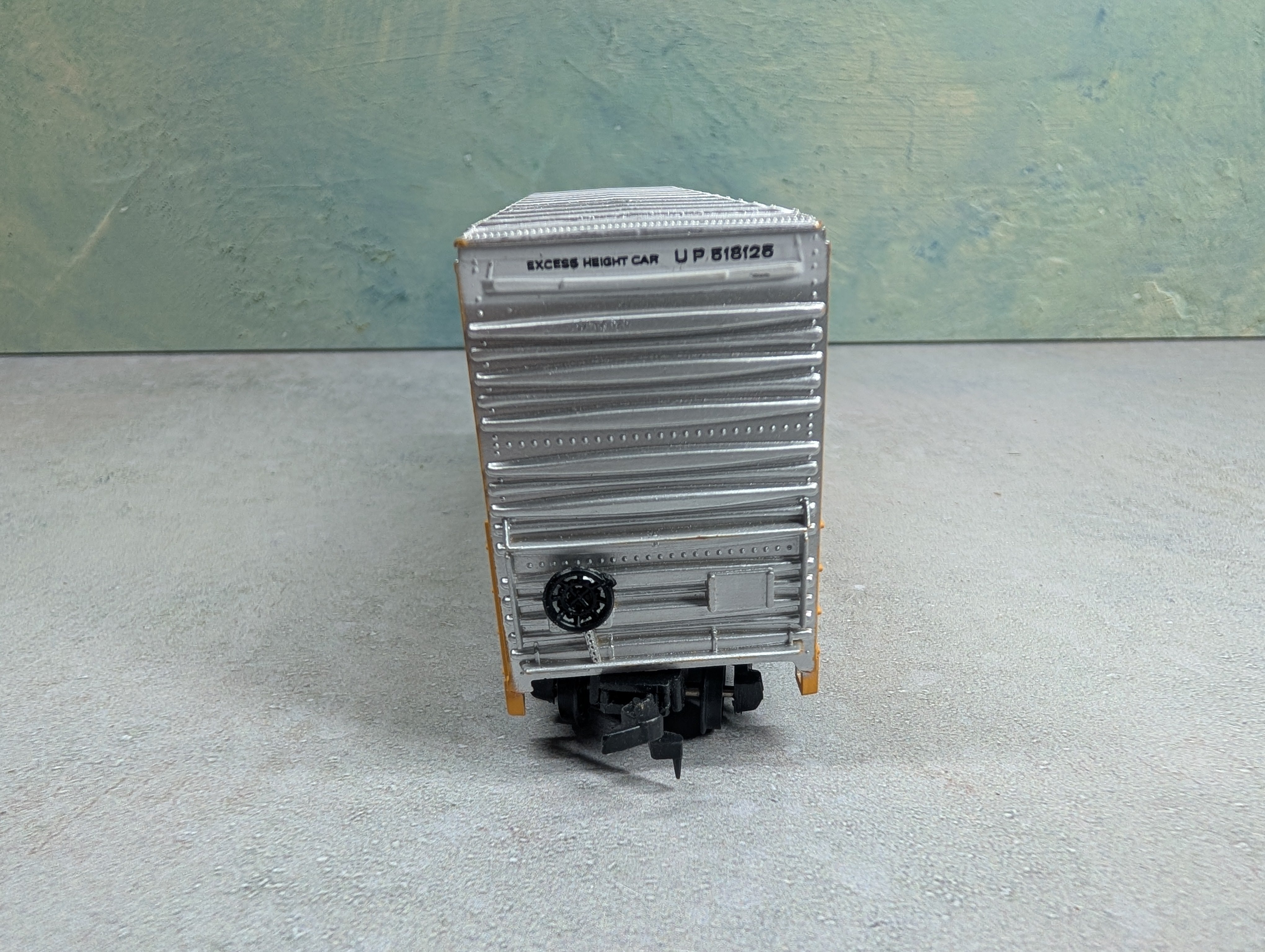 USED Bachmann HO Scale 40' Hi-Cube Box Car Union Pacific UP #518125